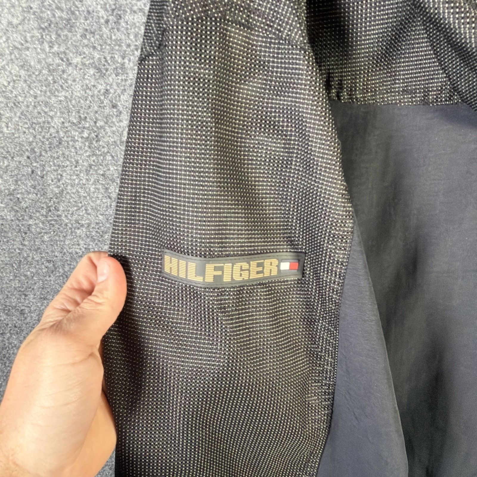 Tommy Hilfiger Vintage Tommy Hilfiger Jacket XL 90s Black Retro Gorpcore Size US XL / EU 56 / 4 - 11 Thumbnail