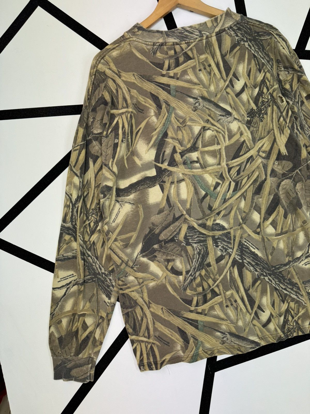 Vintage VINTAGE CAMO ADVANTAGE WETLANDS LONG SLEEVE DISTREES TEE Size US L / EU 52-54 / 3 - 10 Thumbnail
