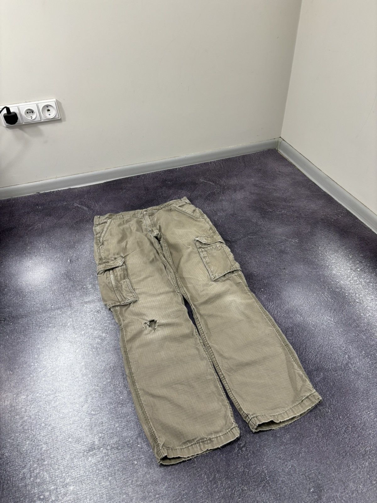 Carhartt Vintage Carhartt Y2K Relaxed Fit Utility Hype Cargo Pants Size US 33 - 12 Thumbnail