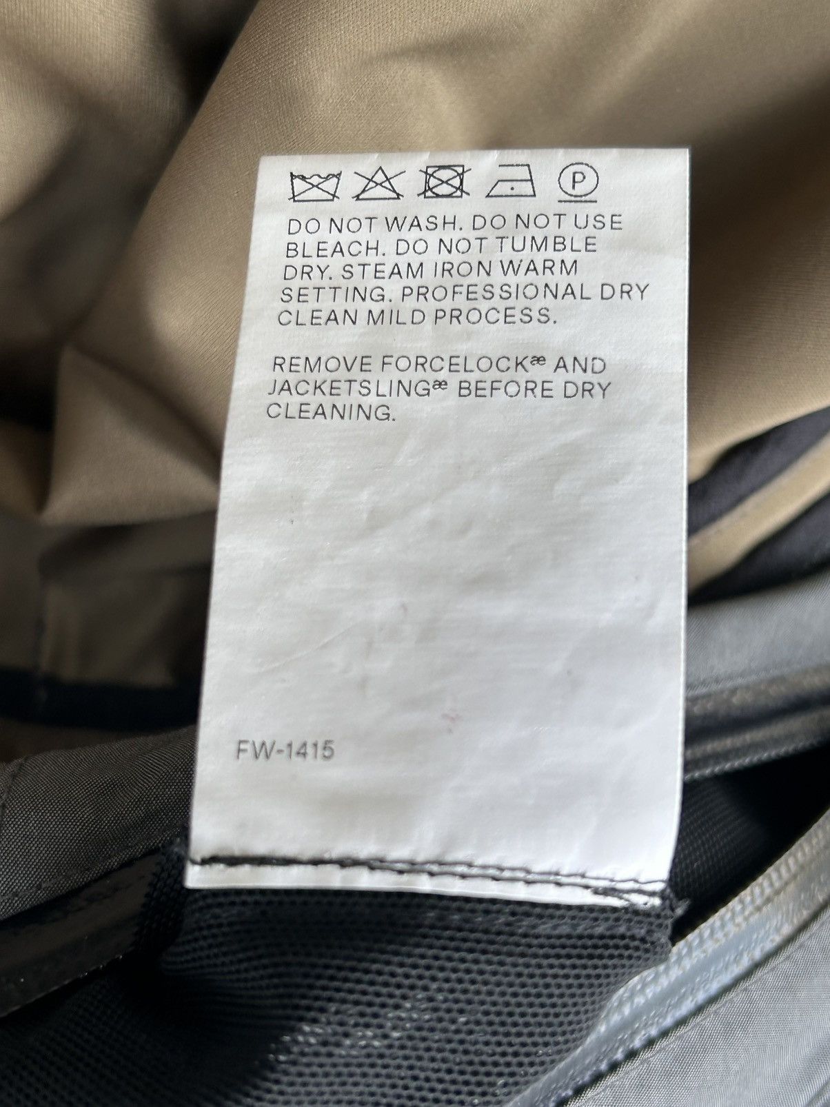Acronym Acronym J1A-LP aw14 loro piana Size US M / EU 48-50 / 2 - 20 Thumbnail