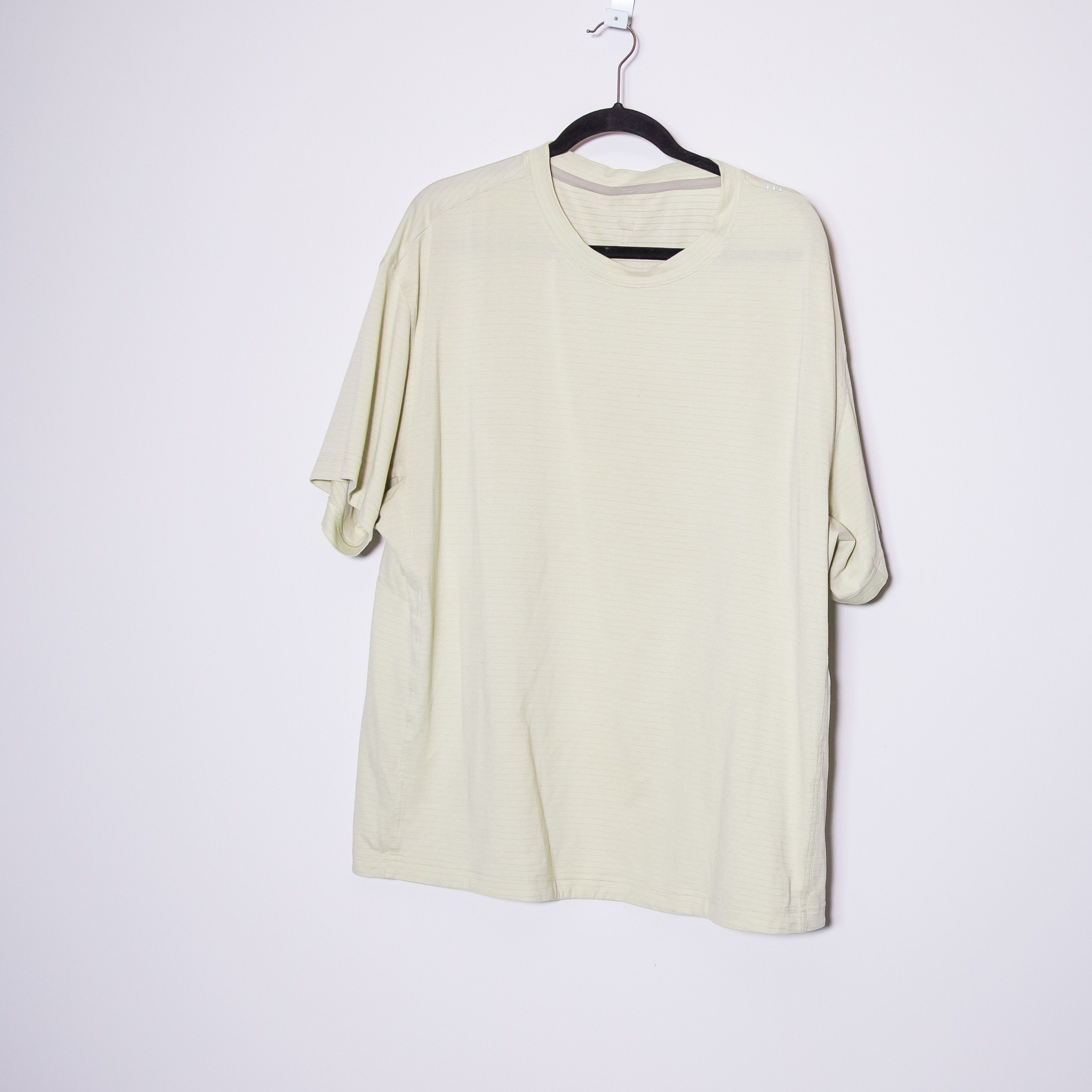 Lululemon Lululemon Men's Crew Neck Short Sleeve Size US XXL / EU 58 / 5 - 1 Thumbnail