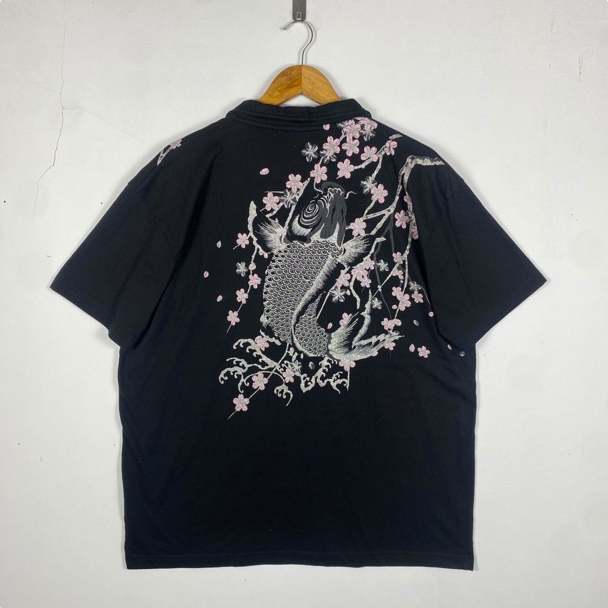 Japanese Brand Japanese Brand CURE ALL Sukajan Carp Fish Polo Shirt Size US XL / EU 56 / 4 - 4 Thumbnail