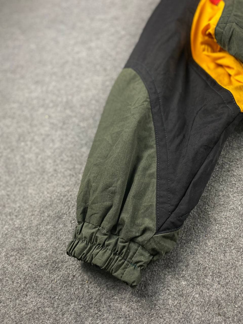 descente snow adventure multipocket jacket nice design