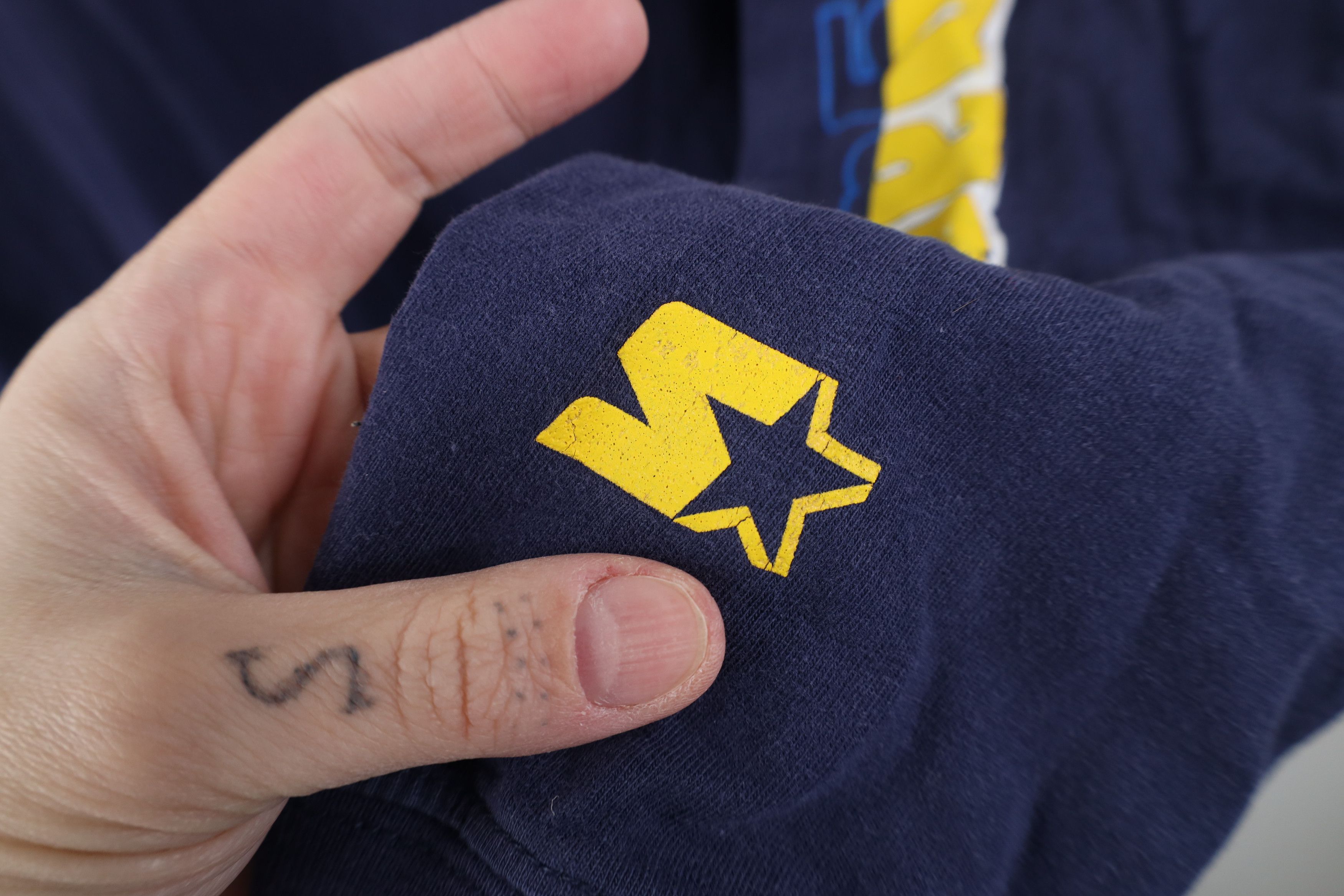 Starter Vintage 90s Starter Faded University of Michigan T-Shirt Size US L / EU 52-54 / 3 - 10 Thumbnail
