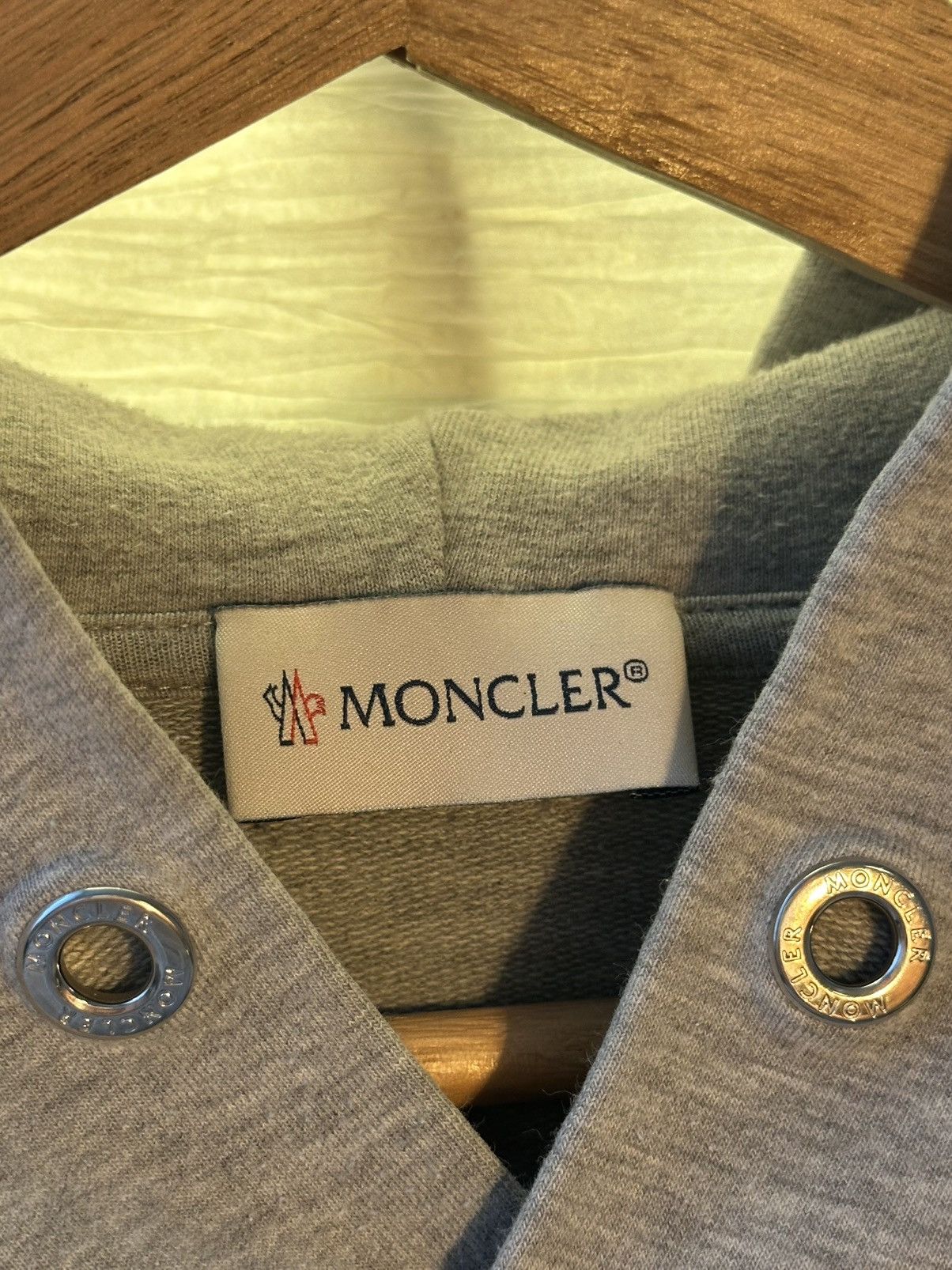 Moncler FELPA CON CAPPUCCIO HOODIE SWEATER Size US XXL / EU 58 / 5 - 3 Thumbnail