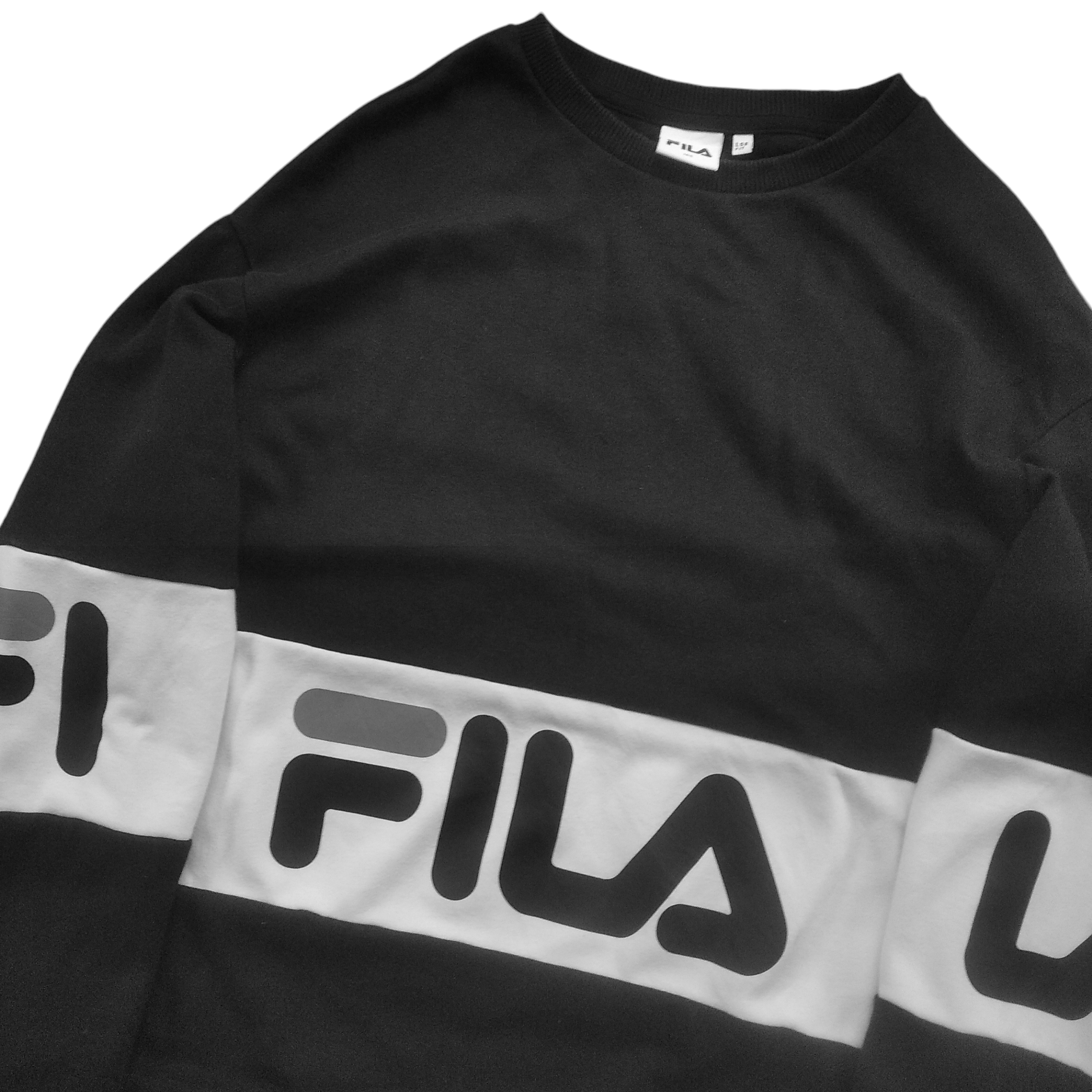 Fila Crewneck Fila Streetwear front and back screen printing Size US S / EU 44-46 / 1 - 2 Thumbnail