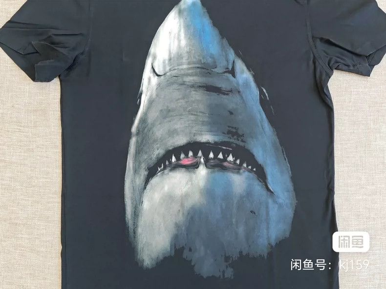 Givenchy Givenchy Shark Short Sleeve T-Shirt Size US L / EU 52-54 / 3 - 5 Thumbnail