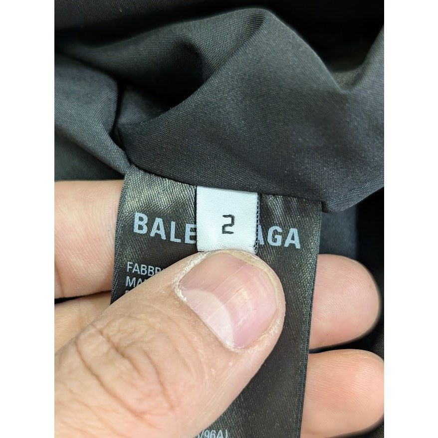 Balenciaga o1rshd1 Sporty B Down Puffer Jacket in Black Size US M / EU 48-50 / 2 - 17 Thumbnail