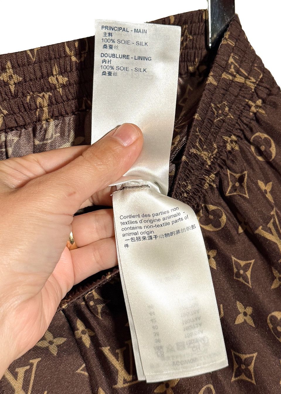 Louis Vuitton Louis Vuitton Brown Monogram Silk Jogger Pants Size 28" / US 6 / IT 42 - 11 Thumbnail