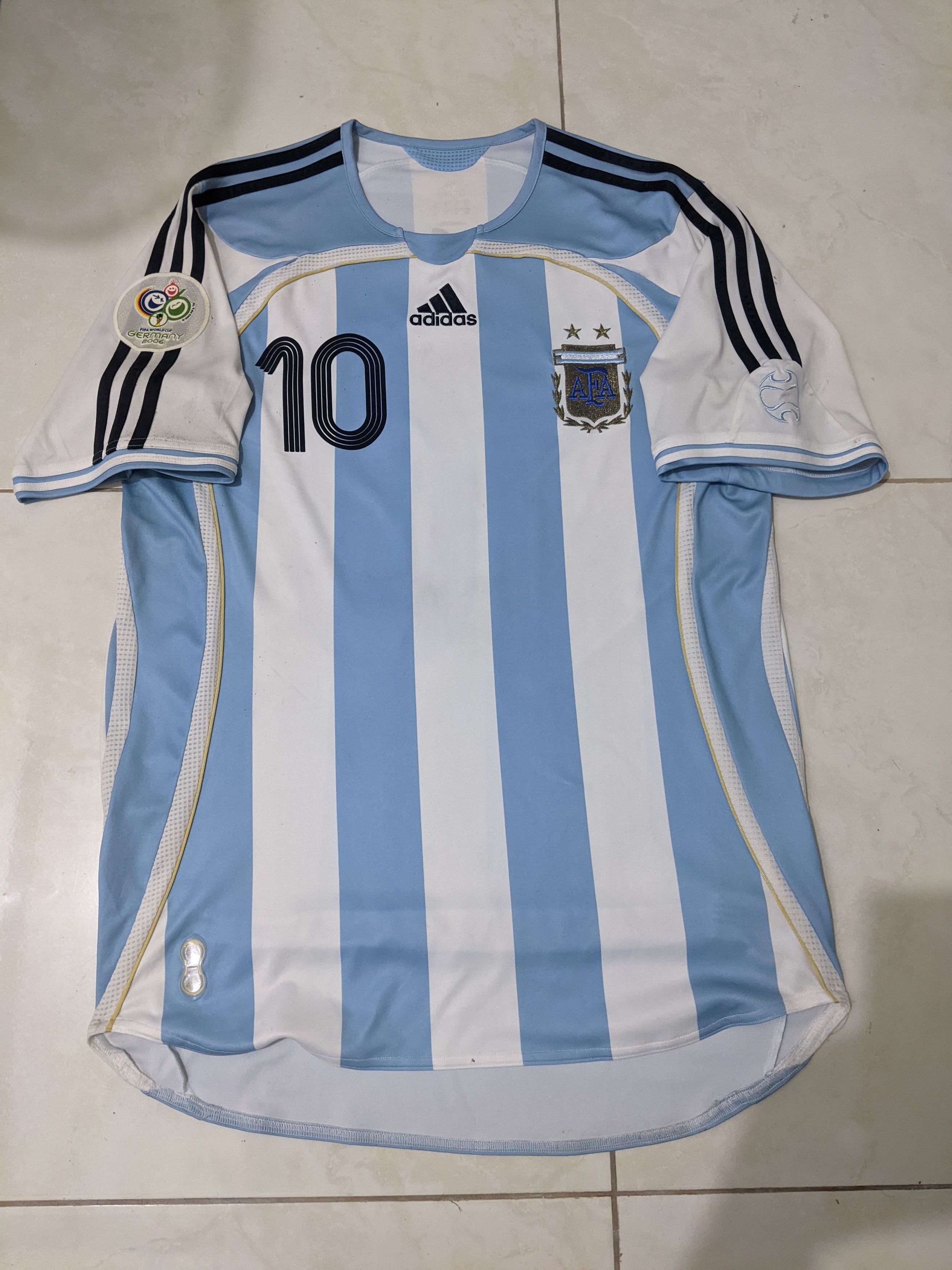 Adidas Jersey world cup 2006 home Riquelme football shirt Size US M / EU 48-50 / 2 - 1 Thumbnail