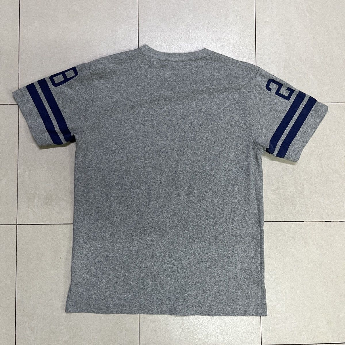 Disney × Mickey Mouse × Uniqlo Uniqlo X Mickey Mouse T Shirt Size US S / EU 44-46 / 1 - 9 Thumbnail