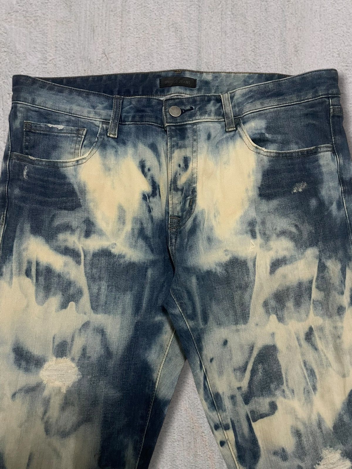 Undercover × Uniqlo Uniqlo Crazy Bleached Acid Wash Tapered Stretch Denim Jeans Size US 33 - 6 Thumbnail