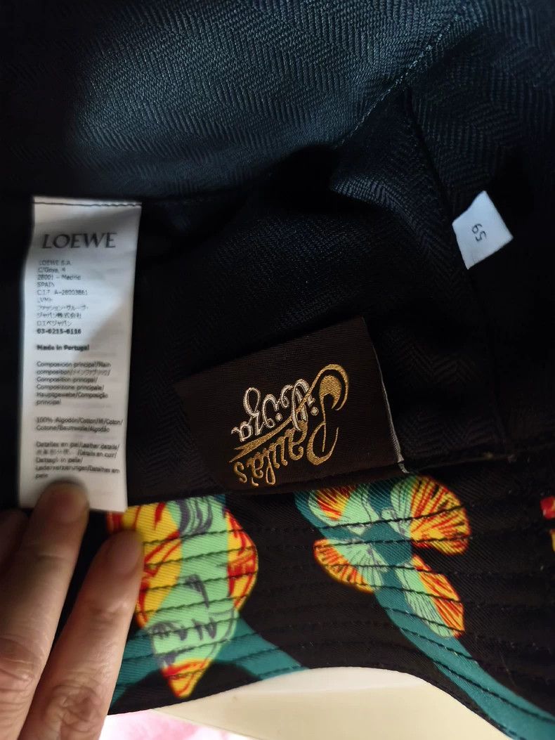 Loewe LOEWE size 59 Large lettered leather label. Black base, spr Size ONE SIZE - 7 Thumbnail