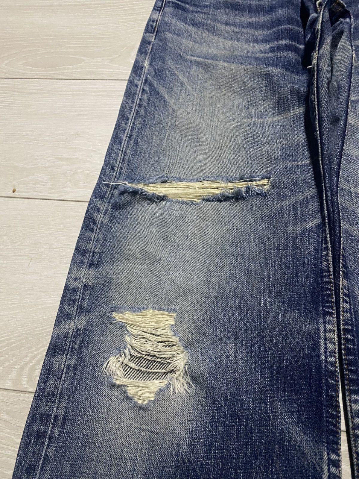 Levi's Vintage Levis 503 Button J09 Distressed Wide Leg Baggy Jeans Size US 31 - 7 Thumbnail