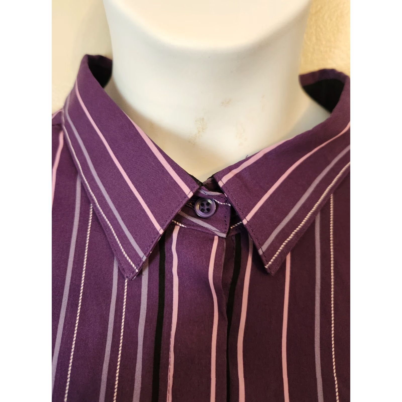 Vintage Doc & Amelia Premier by Cintas Purple Button Up Stripe Uniform Shirt 5X Women, Polyester, Purple, Shirt, 5X, Womens Size US XXL / EU 58 / 5 - 2 Thumbnail