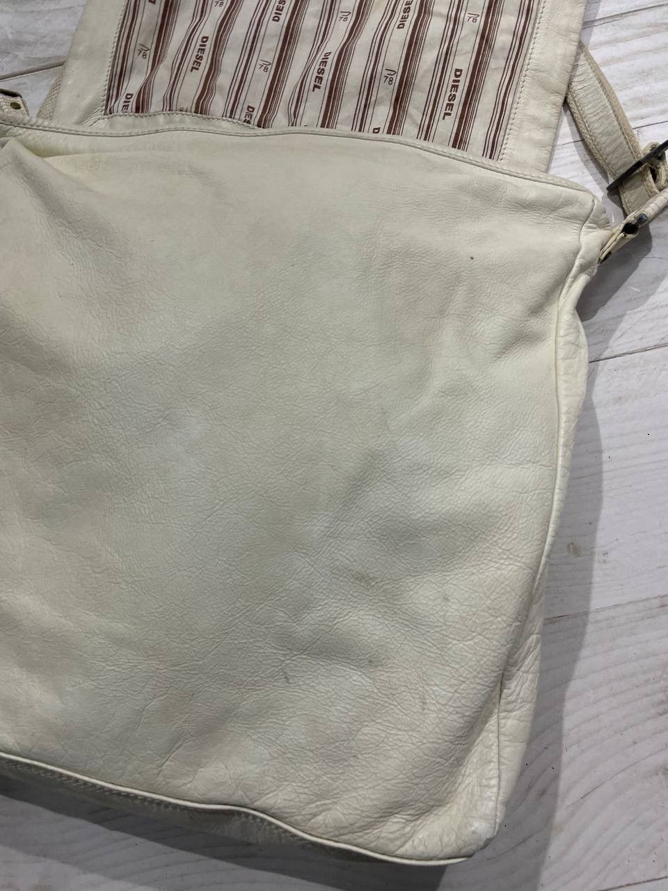 Diesel Vintage Diesel Leather Shoulders Messenger Bag Distrissed Size ONE SIZE - 13 Thumbnail