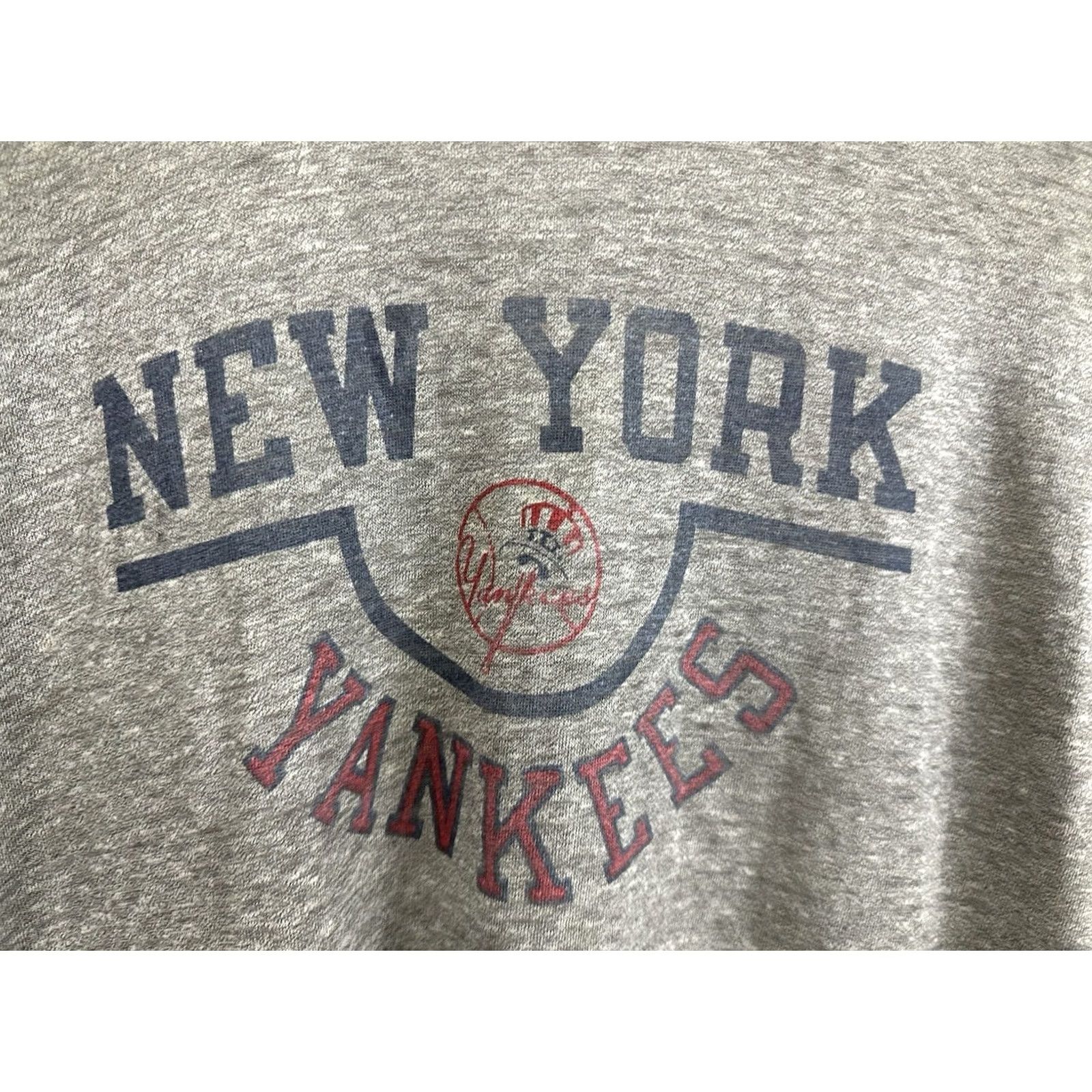 Champion VTG 80S New York Yankees MLB Paper Thin Burnout Worn 50/50 Gray T-Shirt XL Mens Camaro Size US XL / EU 56 / 4 - 4 Thumbnail