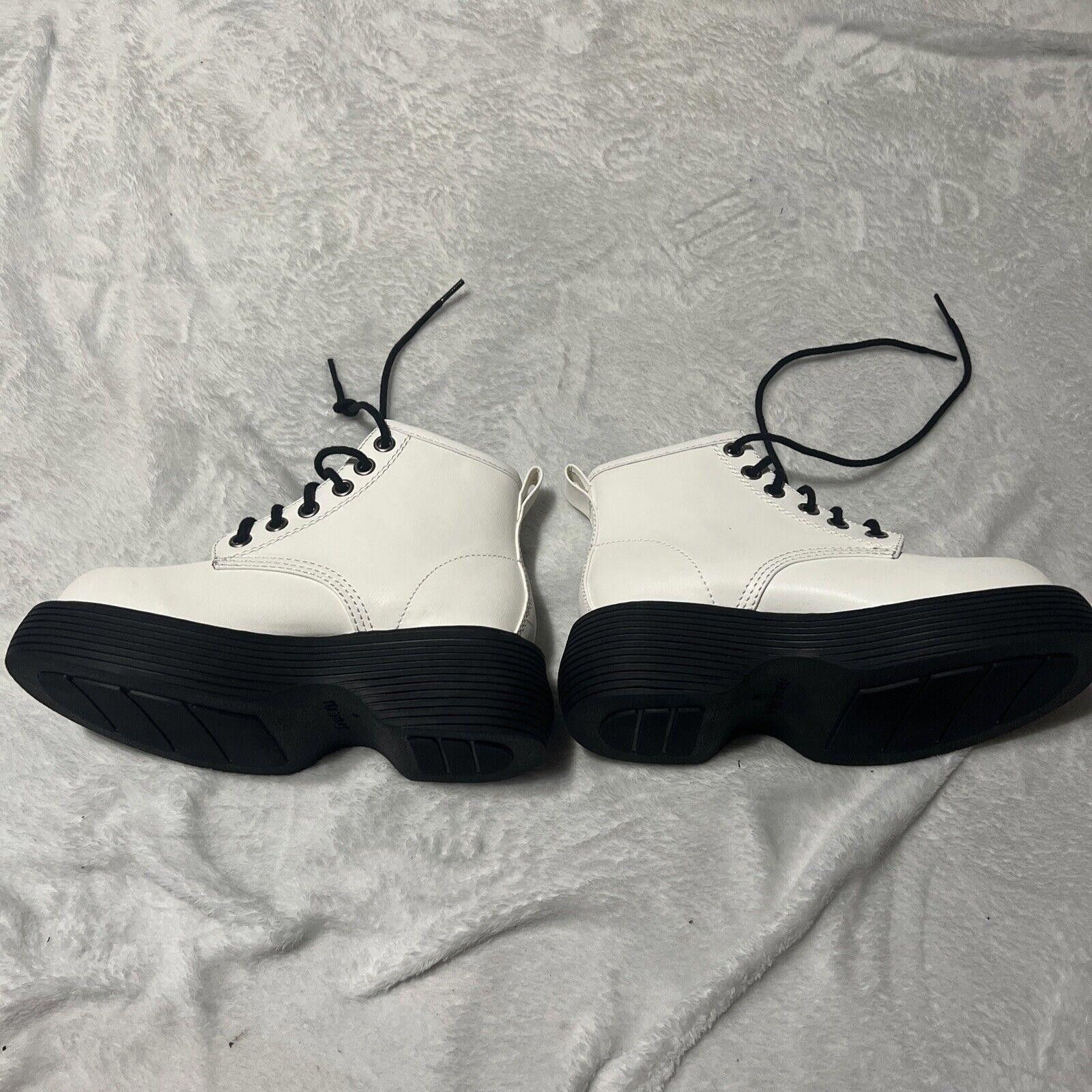 Designer Delia’s Womens 5 White Lace Up Combat Boots Dolls Kill Shoes Size US 5 / IT 35 - 3 Thumbnail