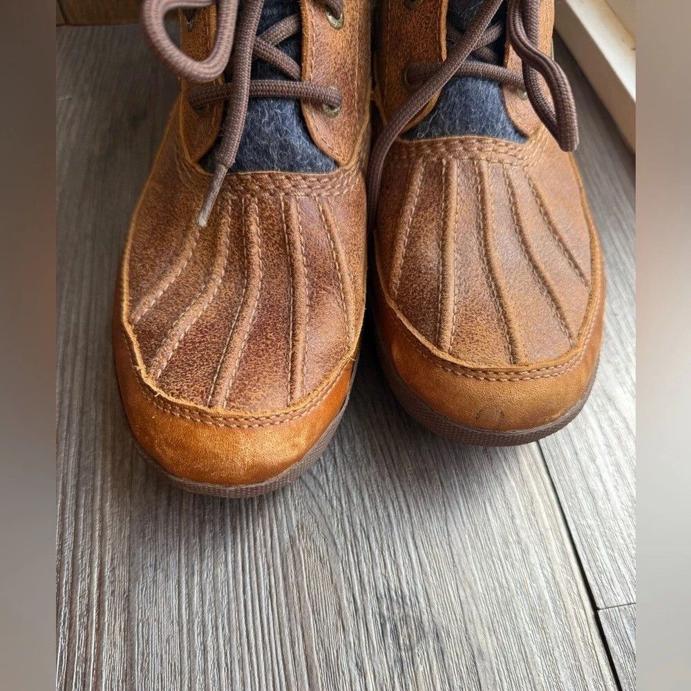 Ugg UGG Waterproof Leather Duck Boots Herringbone Brown size 8 Size US 8 / IT 38 - 3 Thumbnail