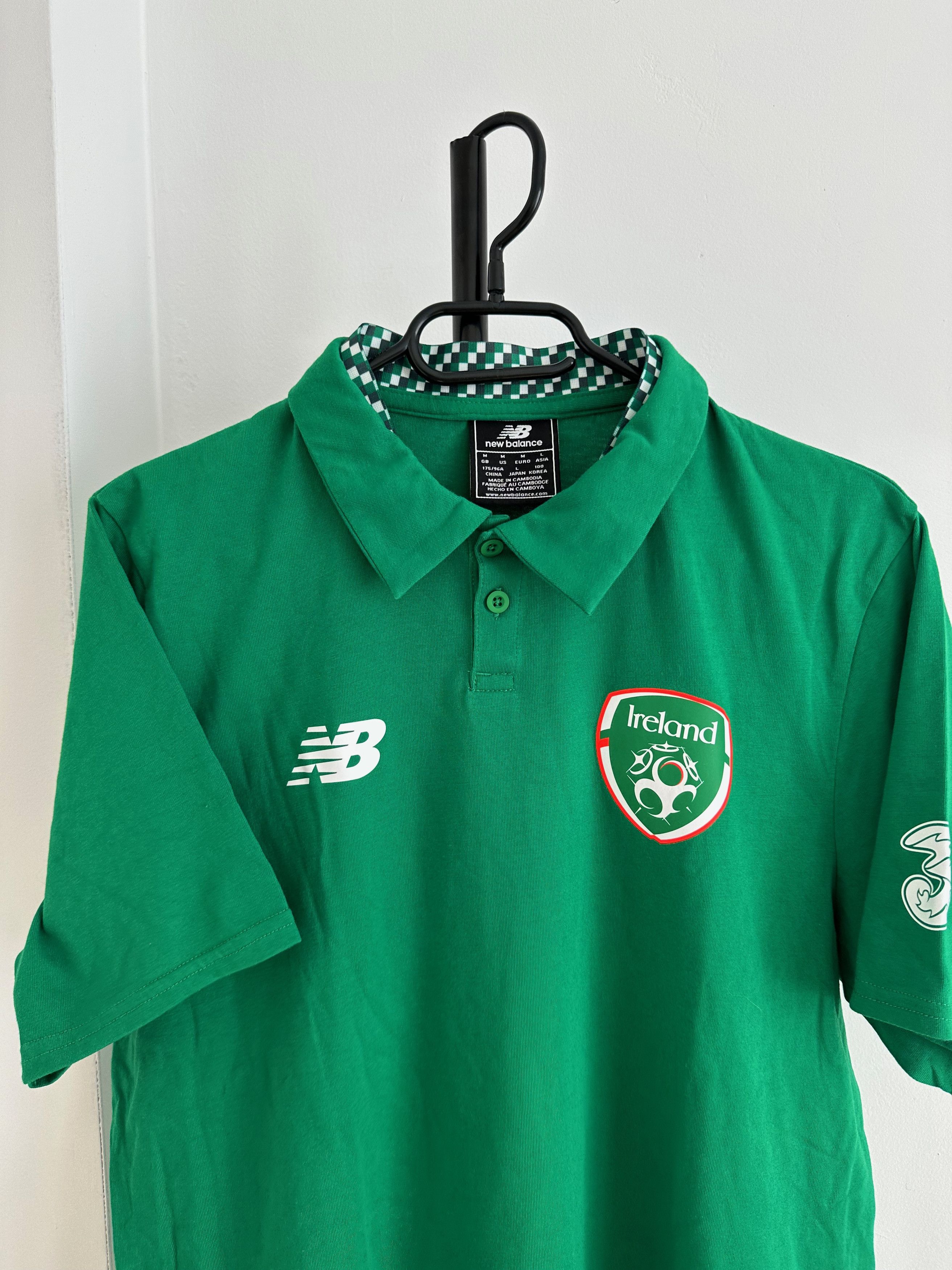 New Balance 2017 New Balance Ireland National Team soccer green Size US M / EU 48-50 / 2 - 2 Thumbnail