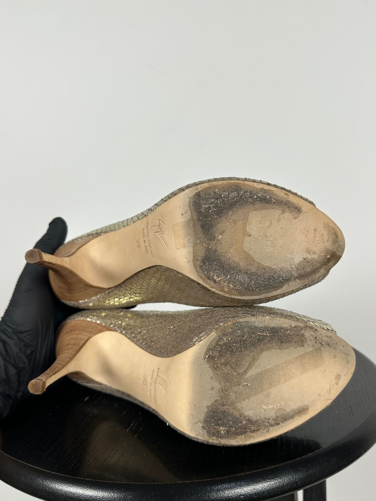 Giuseppe Zanotti Giuseppe Zanotti Gold Metallic Python Embossed Leather Pumps Size US 8 / IT 38 - 21 Thumbnail
