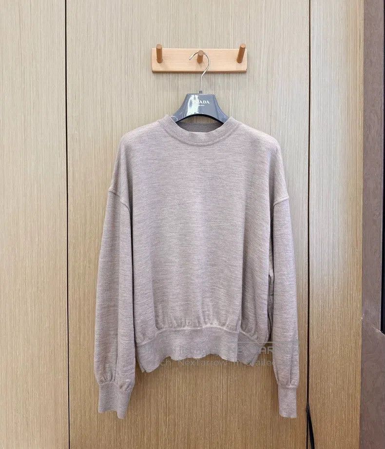 Loro Piana Loro Piana Camel Colored Cashmere Long Sleeve Crewneck Swe Size L / US 10 / IT 46 - 1 Thumbnail