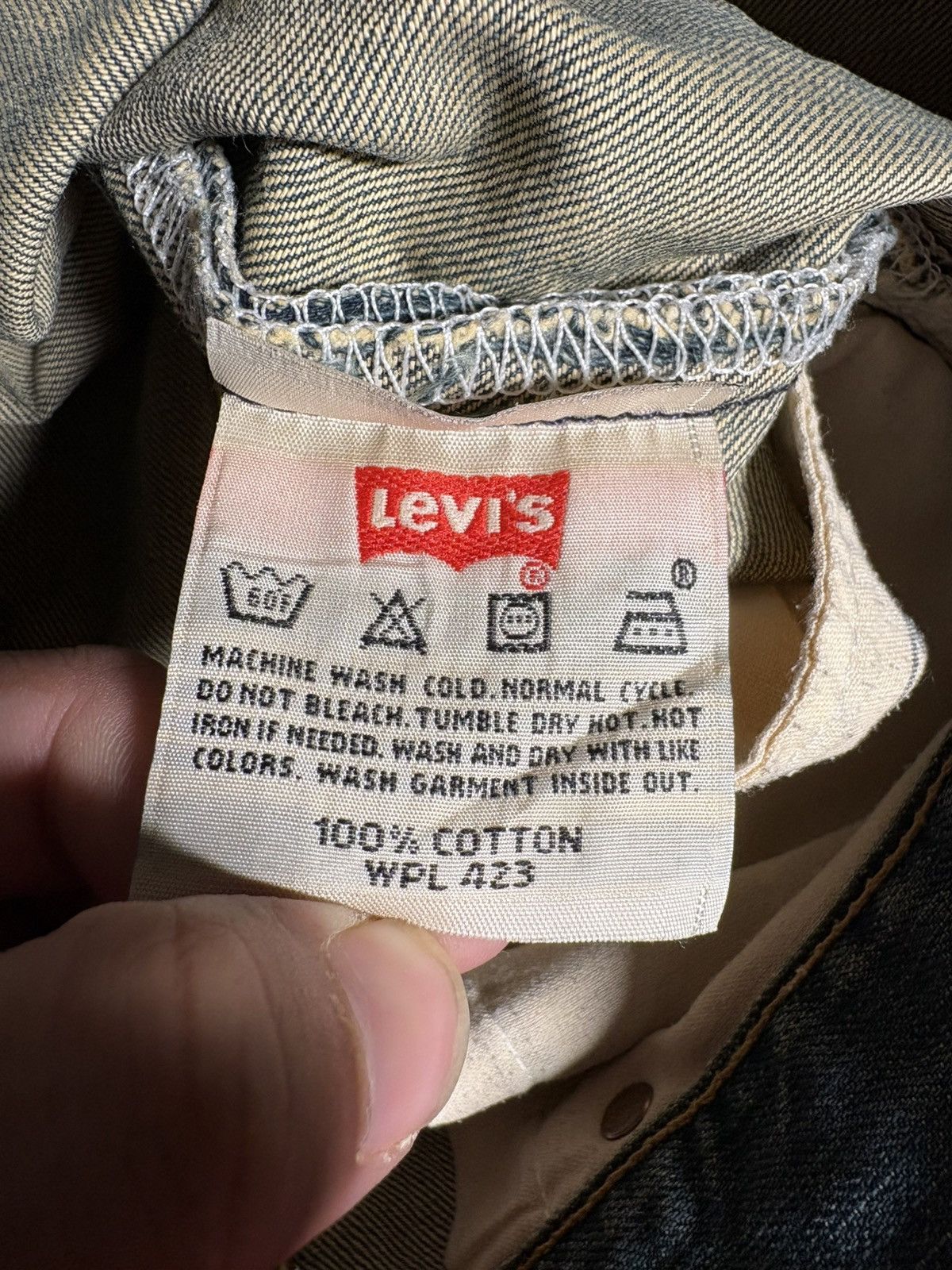 Vintage 2005 Levi’s 501 Original Fit - Medium Wash - 36x30