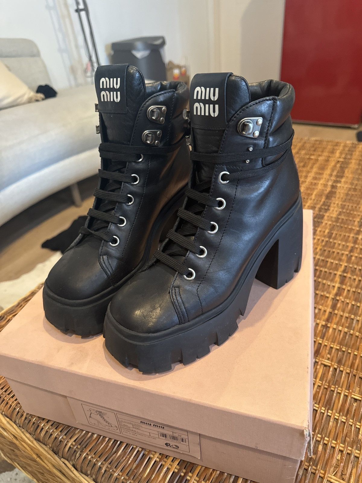 Miu Miu Calzarure Donna Combat Heel Size US 9 / IT 39 - 1 Thumbnail