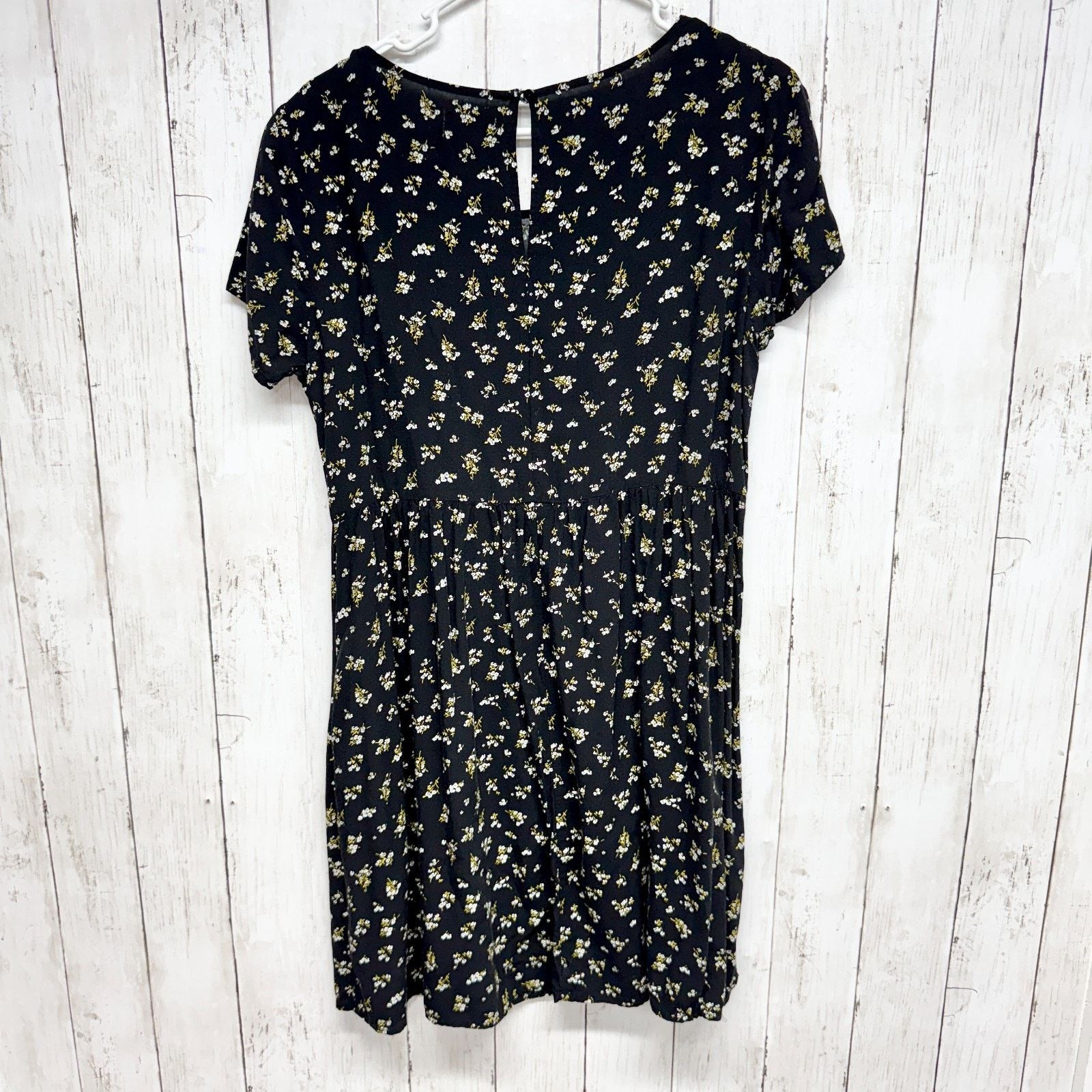 Old Navy Old Navy Dress Size Medium Floral Short Sleeve T-Shirt Mini Size M / US 6-8 / IT 42-44 - 2 Thumbnail