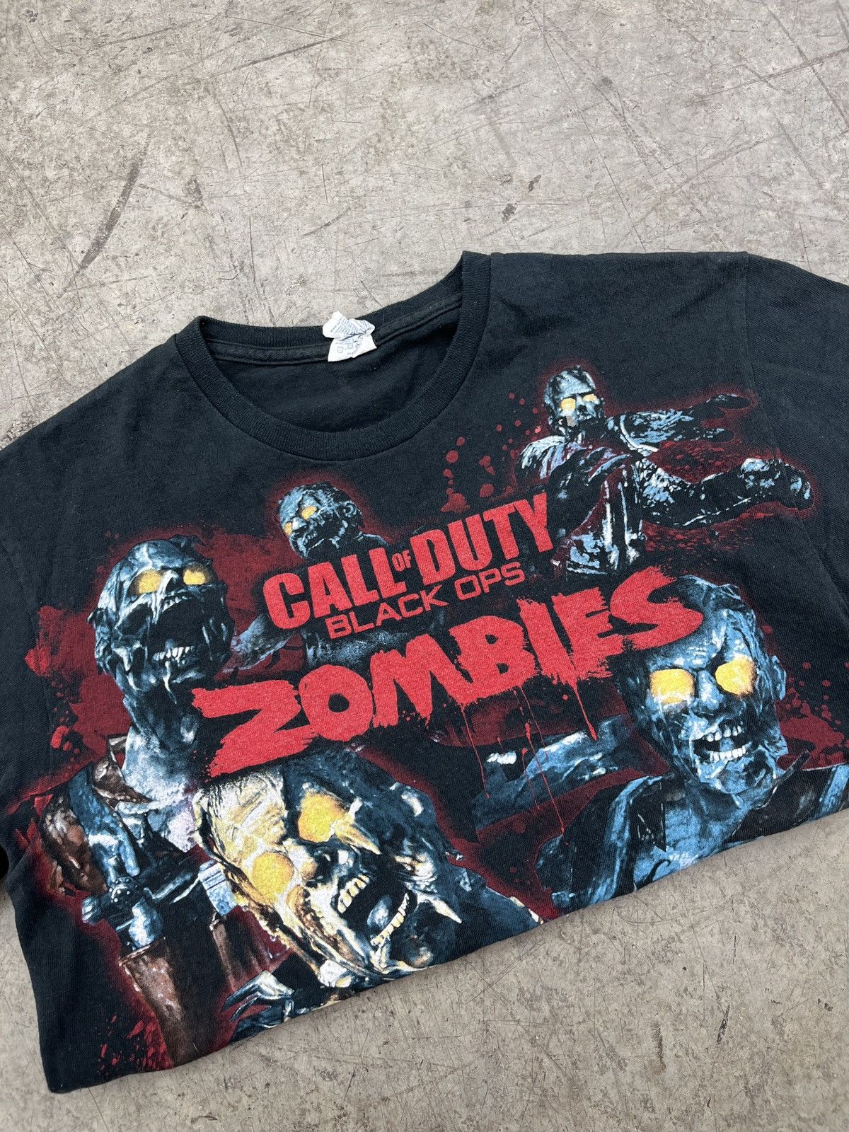 Vintage Call of Duty Black Ops Zombies Tee RARE Size US M / EU 48-50 / 2 - 4 Thumbnail