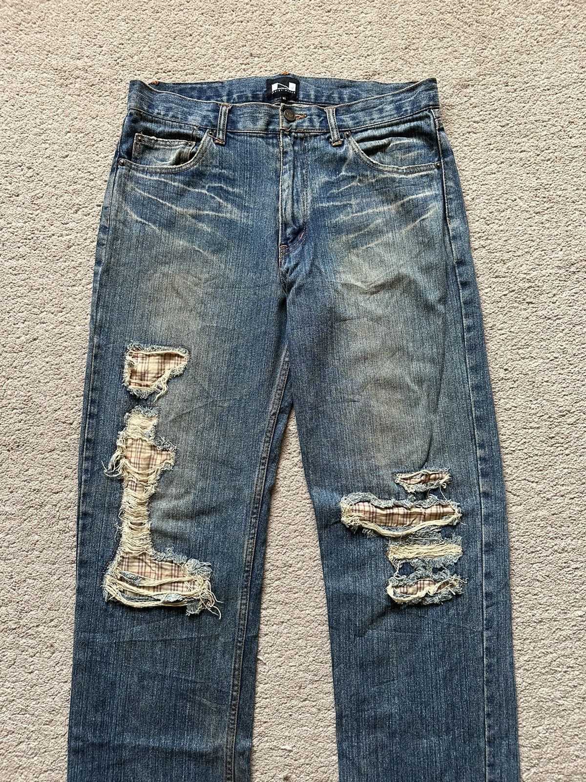 Japanese Brand 1990s Nylus Crew Design Work Distressed Jeans Size US 34 / EU 50 - 2 Thumbnail