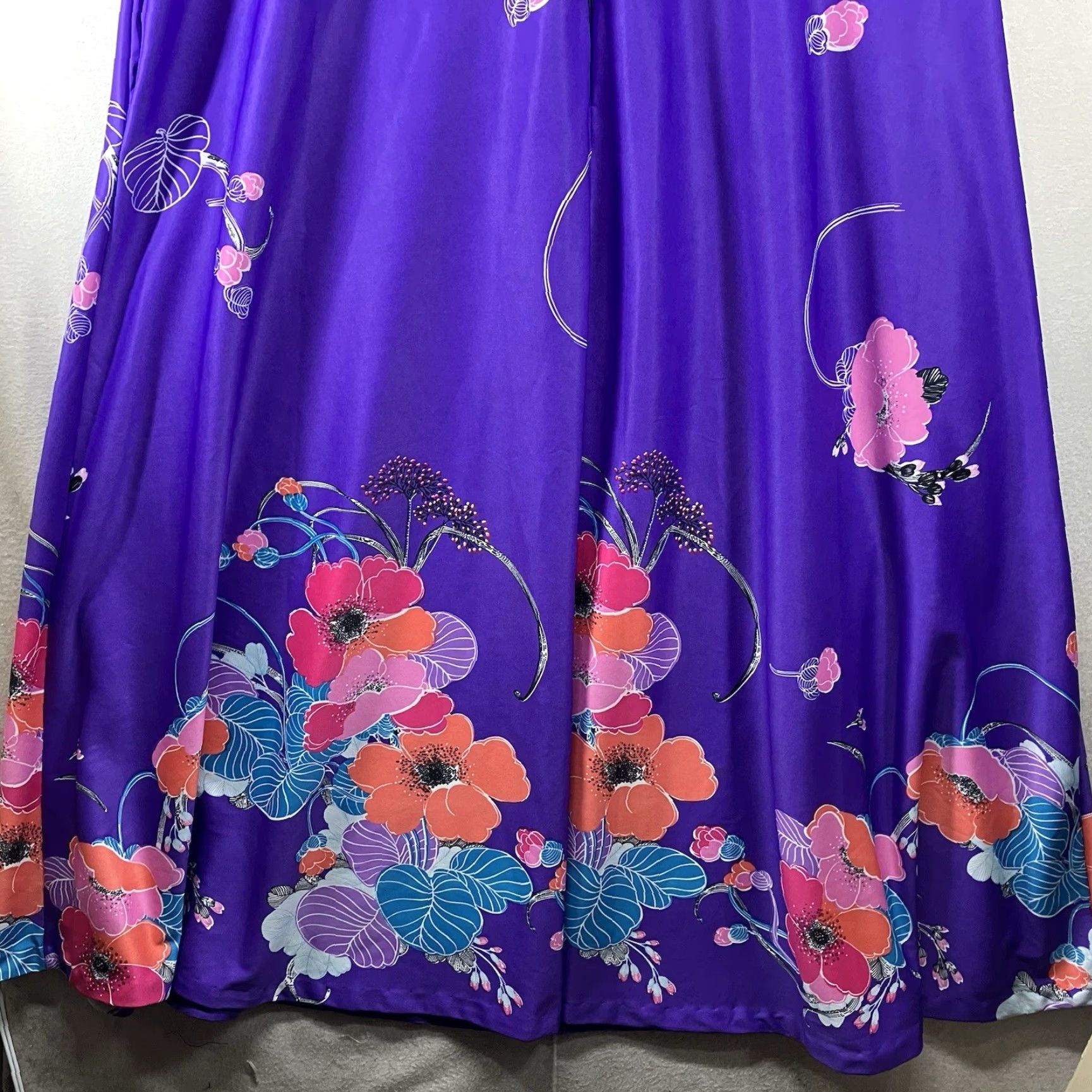 Vintage VINTAGE Gloria Moret of California Dress Caftan Purple Floral Front Zip 70s Small Polyester Women's Size S / US 4 / IT 40 - 7 Thumbnail