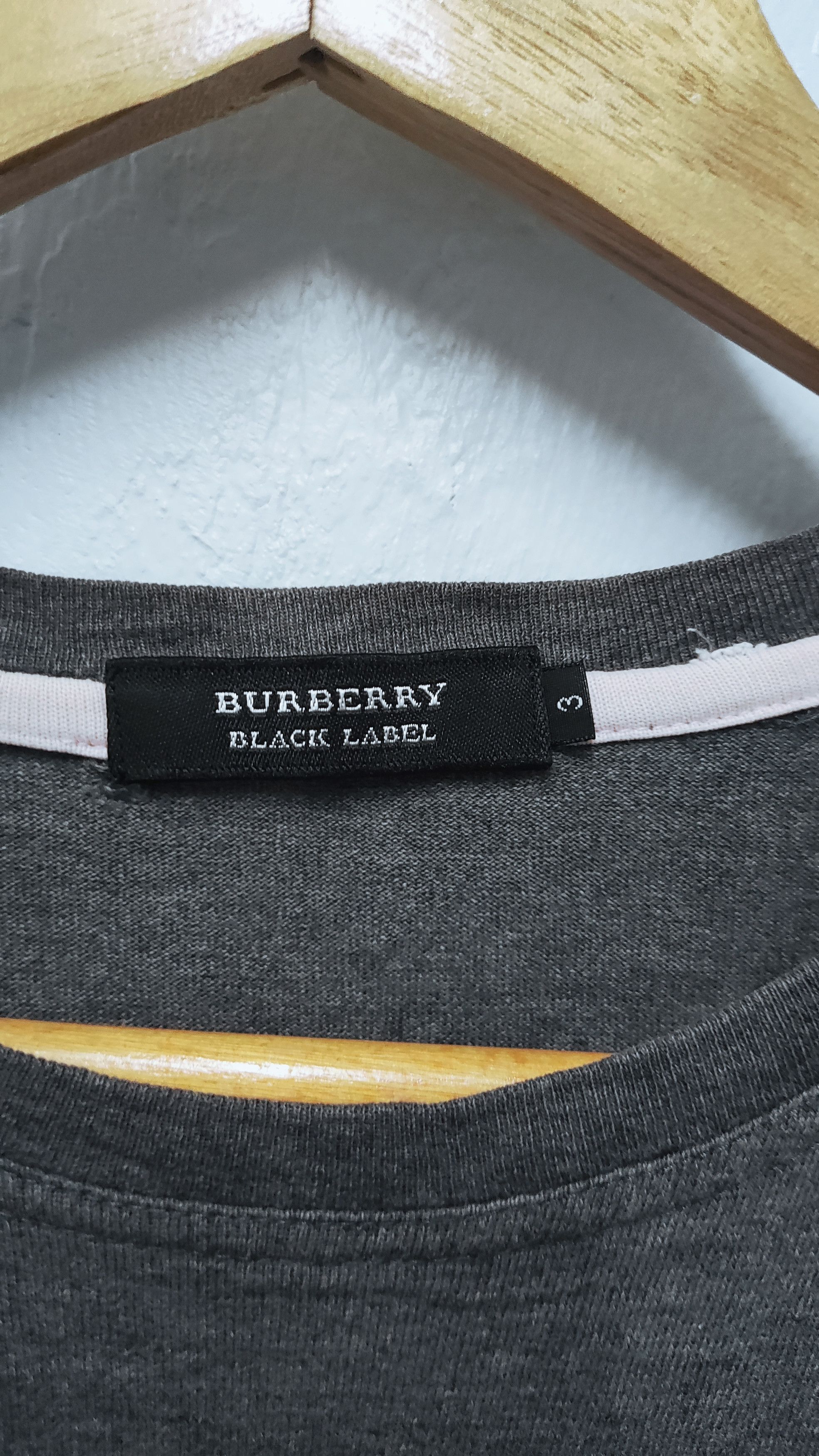 Burberry × Designer BURBERRY t shirt spell out Size US L / EU 52-54 / 3 - 6 Thumbnail