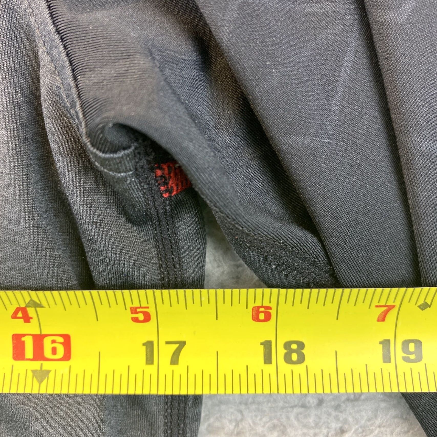 Under Armour Mens Under Armour Heatgear Gray Athletic Compression Shirt Long Sleeve S / 83-29 Size US S / EU 44-46 / 1 - 5 Thumbnail