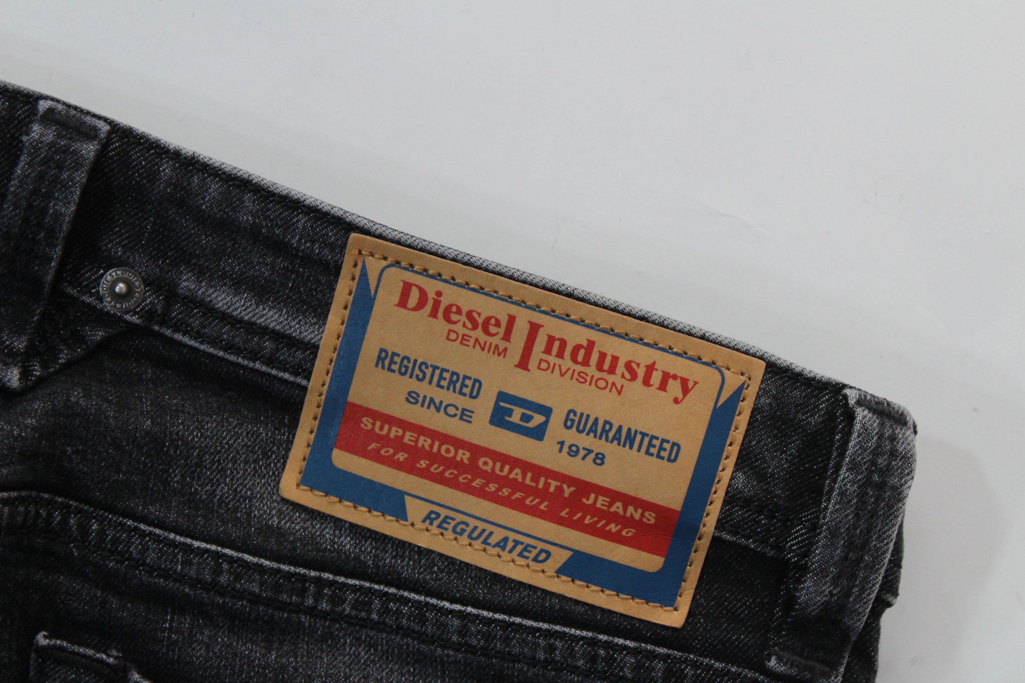Diesel Diesel Industry Washed Denim Jeans Size 28 Size US 28 / EU 44 - 7 Thumbnail
