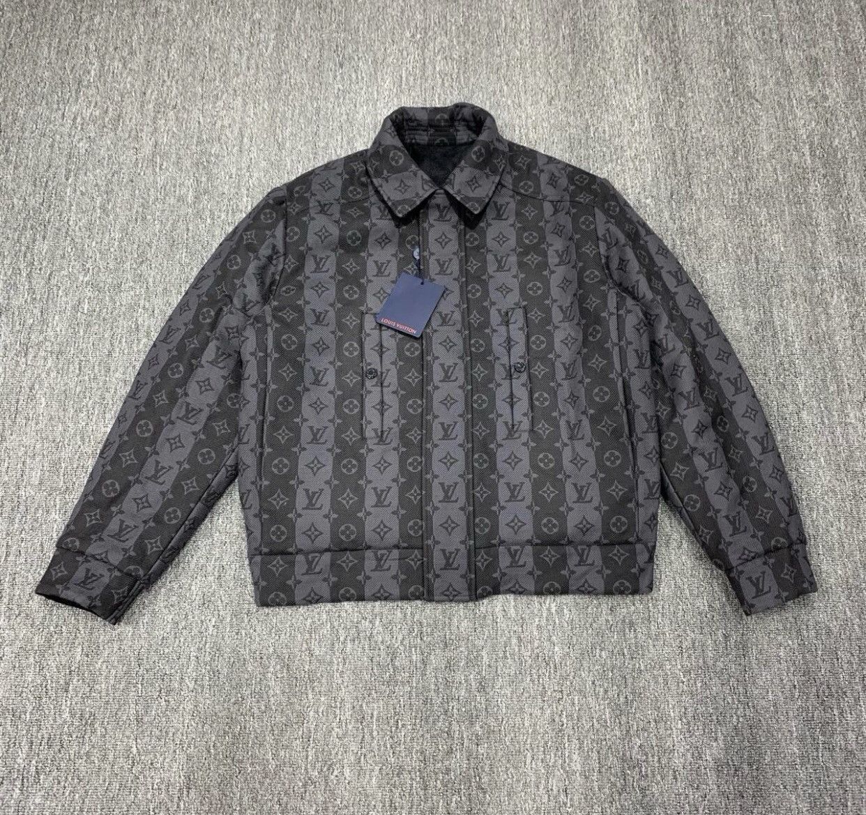Louis Vuitton Louis Vuitton X Nigo collaboration double-sided jacket Size US S / EU 44-46 / 1 - 3 Thumbnail