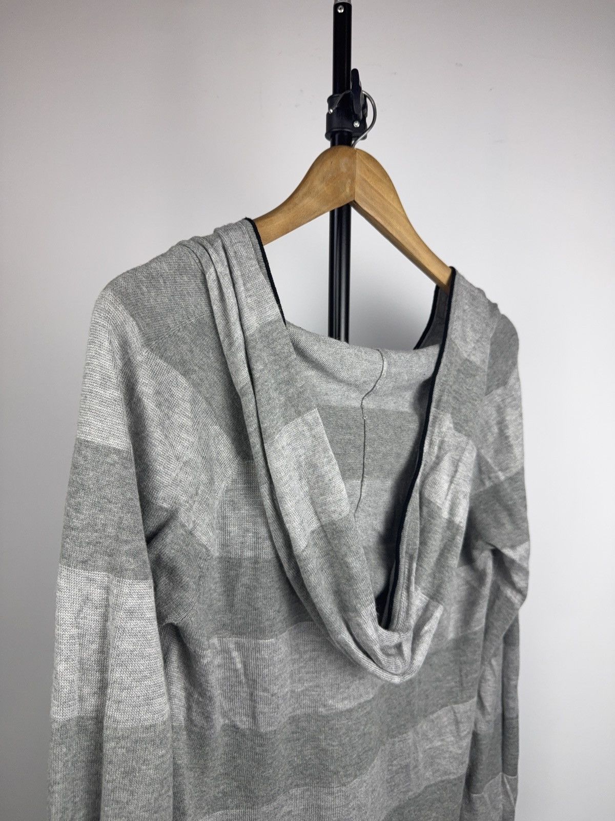 Armani Exchange Luxury Armani Exchange AX V Neck Knit Grey Logo Sweater M Size M / US 6-8 / IT 42-44 - 16 Thumbnail