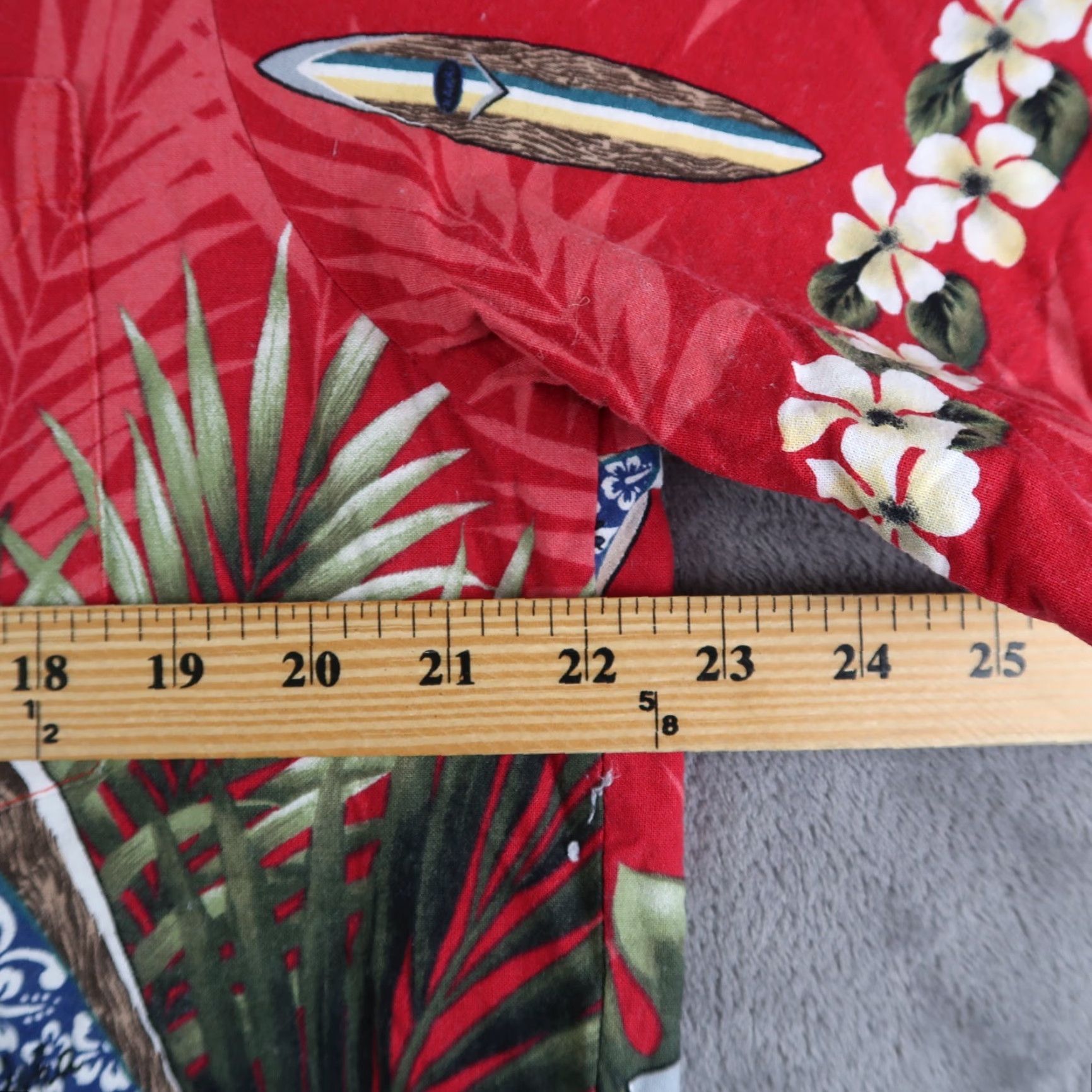 Vintage VINTAGE RJC Hawaiian Islands Shirt Men's L Red Floral Button Up Short Sleeve Collar Down Accessories: Button Size US L / EU 52-54 / 3 - 5 Thumbnail