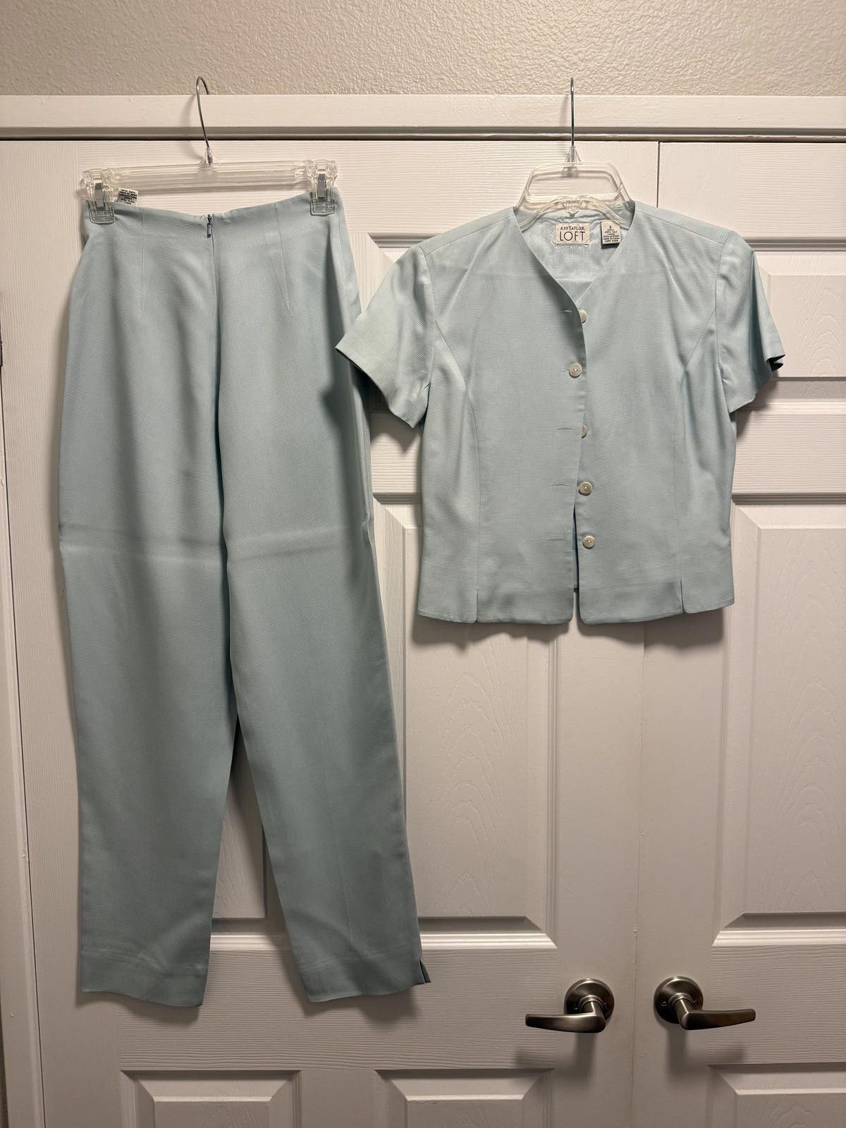 Designer Ann Taylor LOFT Silk Two-P Set - Light Blue Blouse & Pants Size M / US 6-8 / IT 42-44 - 1 Thumbnail