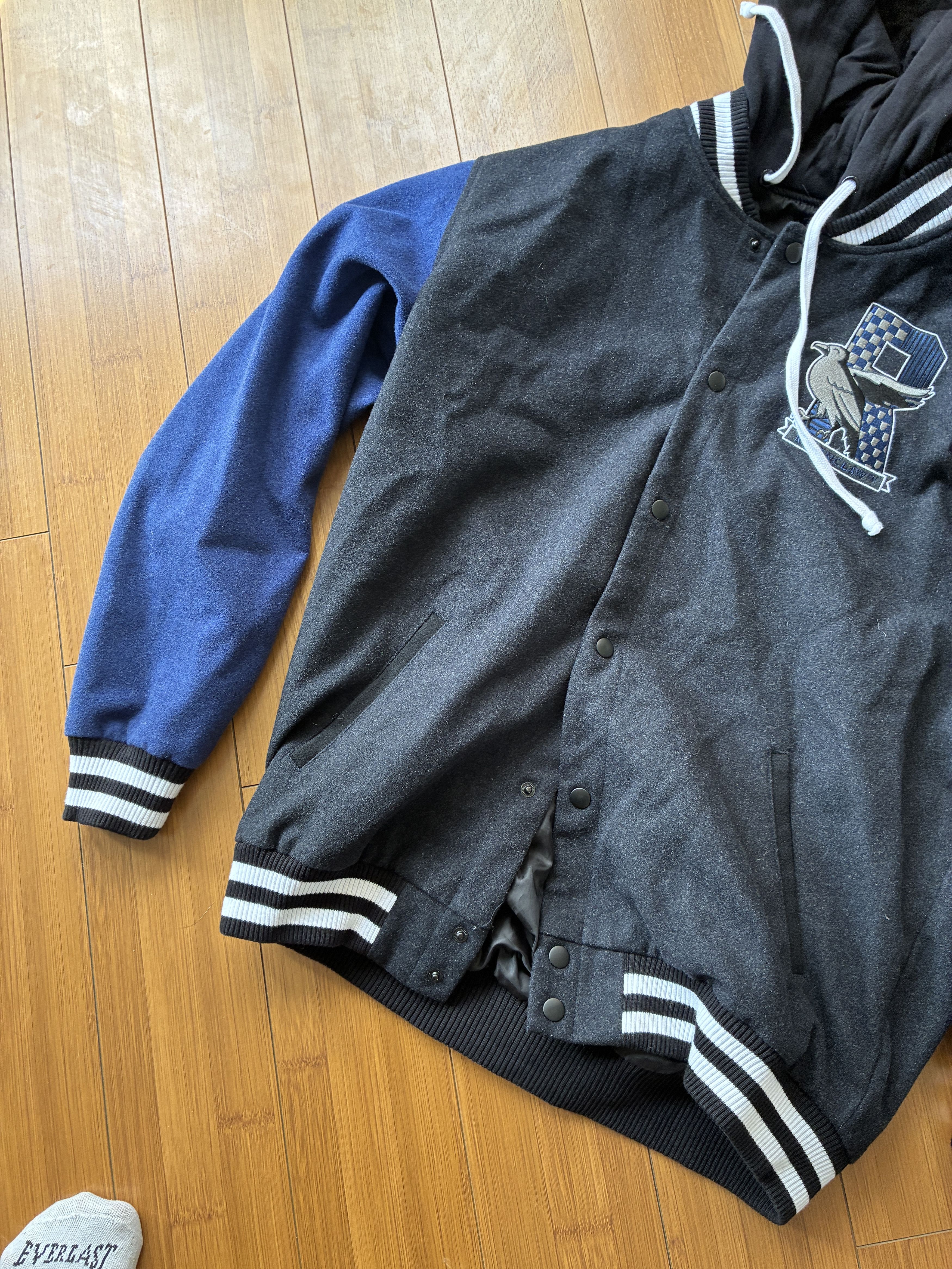 Warner Bros Harry Potter Ravenclaw Varsity Jacket Black Men's Large Size US L / EU 52-54 / 3 - 2 Thumbnail