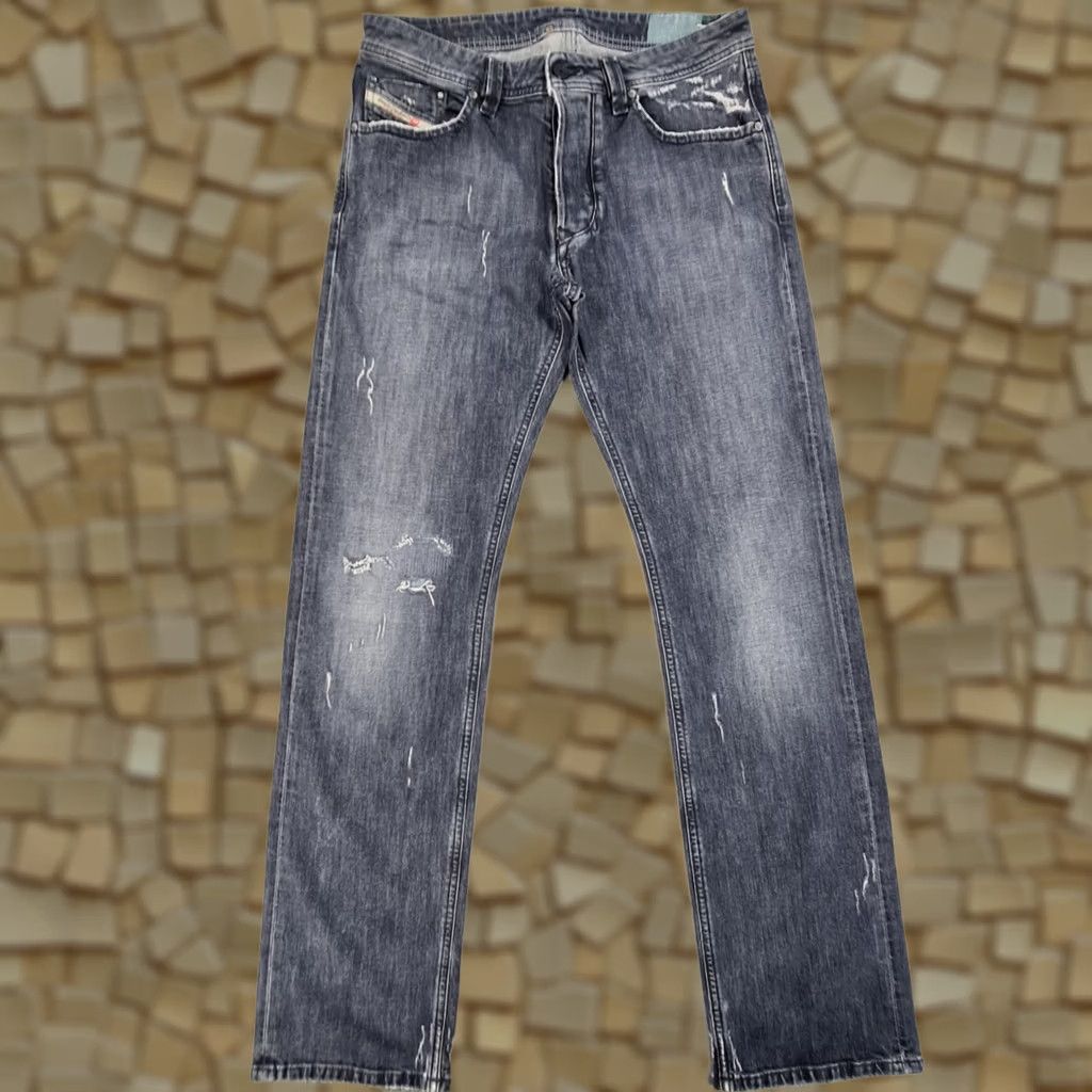 Diesel Diesel Jeans Straight Leg Distressed W32 L33 Made In Italy Regular Mens Denim 100% Cotton Grey Medium Wash Pockets Size US 32 / EU 48 - 1 Thumbnail