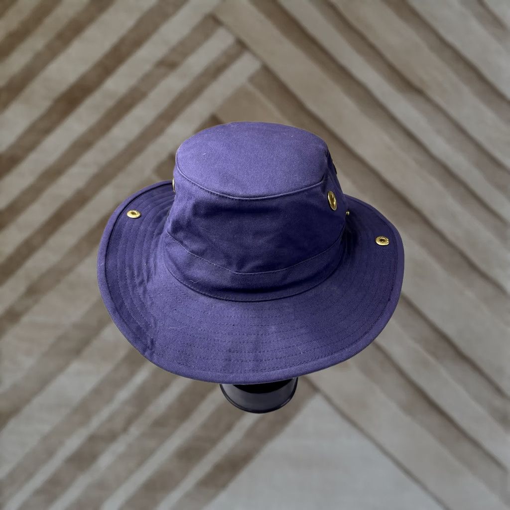 Tilley Tilley T3 Bucket Hat Cap Wanderer USCG 7 1/4 Blue Cotton Vintage Unisex Adults Safari Hat Water Resistant Breathable Venting Summer Fall Spring Canada Size ONE SIZE - 1 Thumbnail