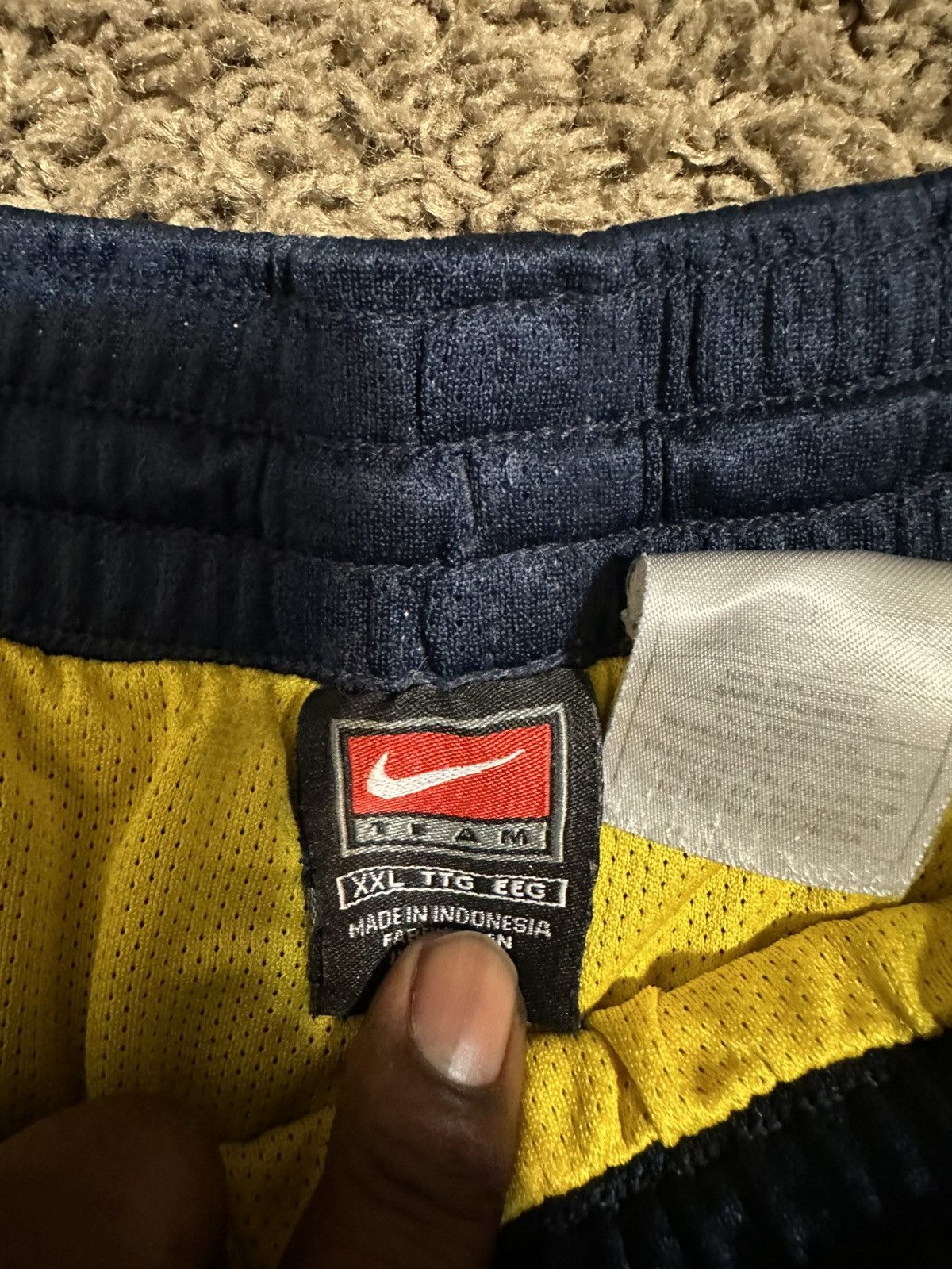 NCAA × Vintage Vintage NCAA Nike Michigan Wolverines shorts 90s size 2XL Size US 38 / EU 54 - 3 Thumbnail