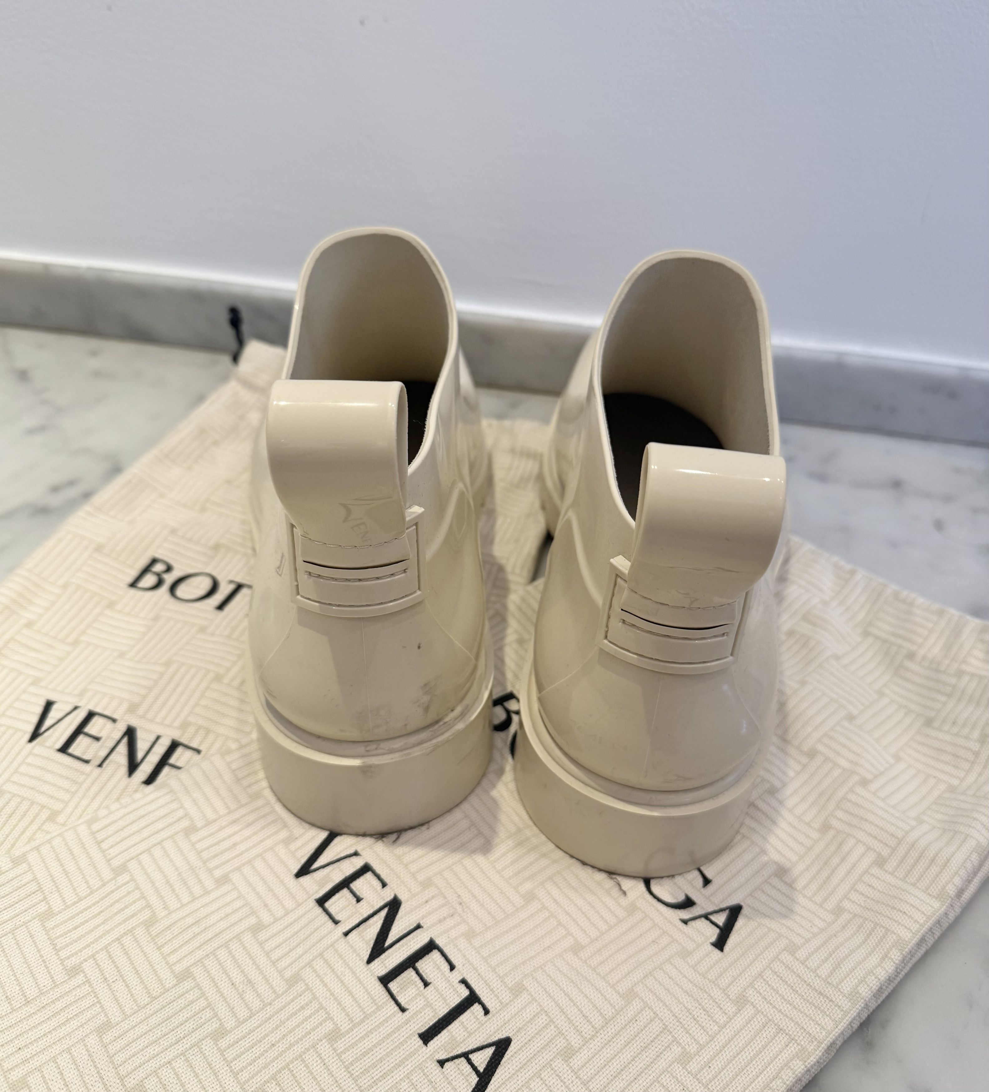 Bottega Veneta Stride Shiny Rubber Mid Top Boots, size 43 Size US 10 / EU 43 - 5 Thumbnail