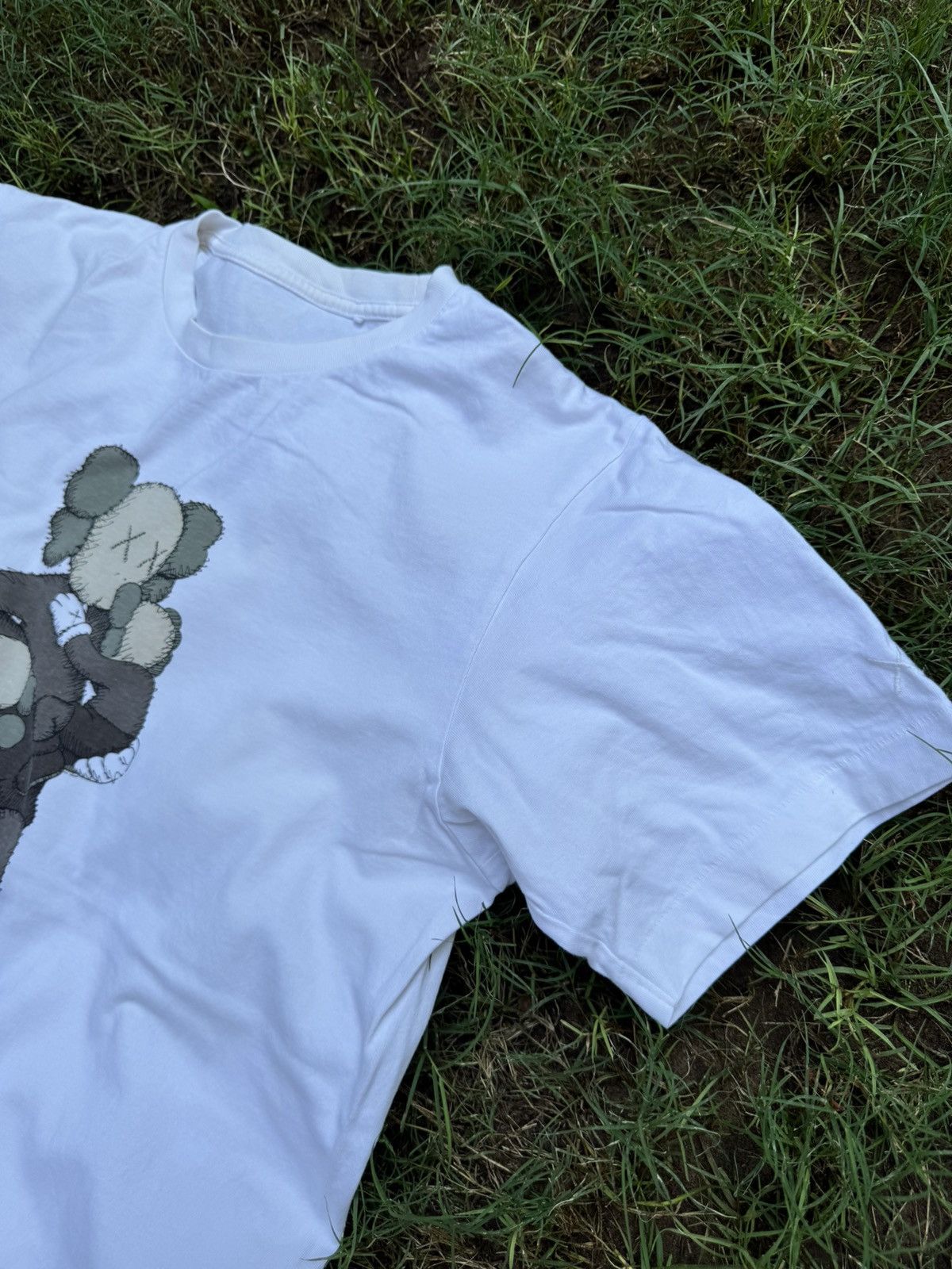 Kaws KAWS x UNIQLO Clean Slate UT SS19 T-shirt The t-shirt Size US M / EU 48-50 / 2 - 4 Thumbnail