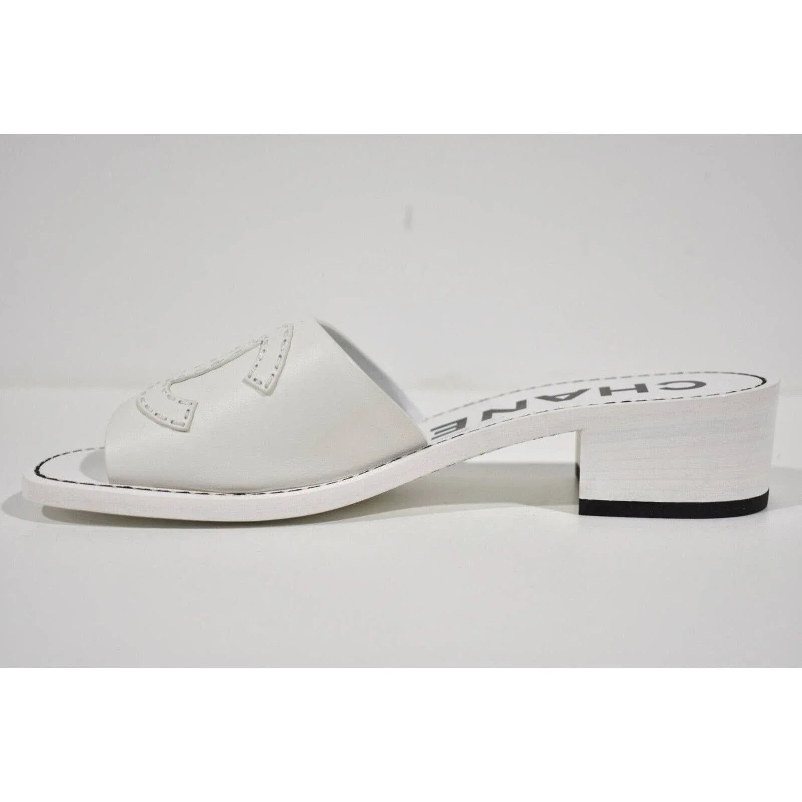 Chanel Chanel 22S White Calfskin Leather CC Logo Mules Slide Size US 10 / IT 40 - 9 Thumbnail