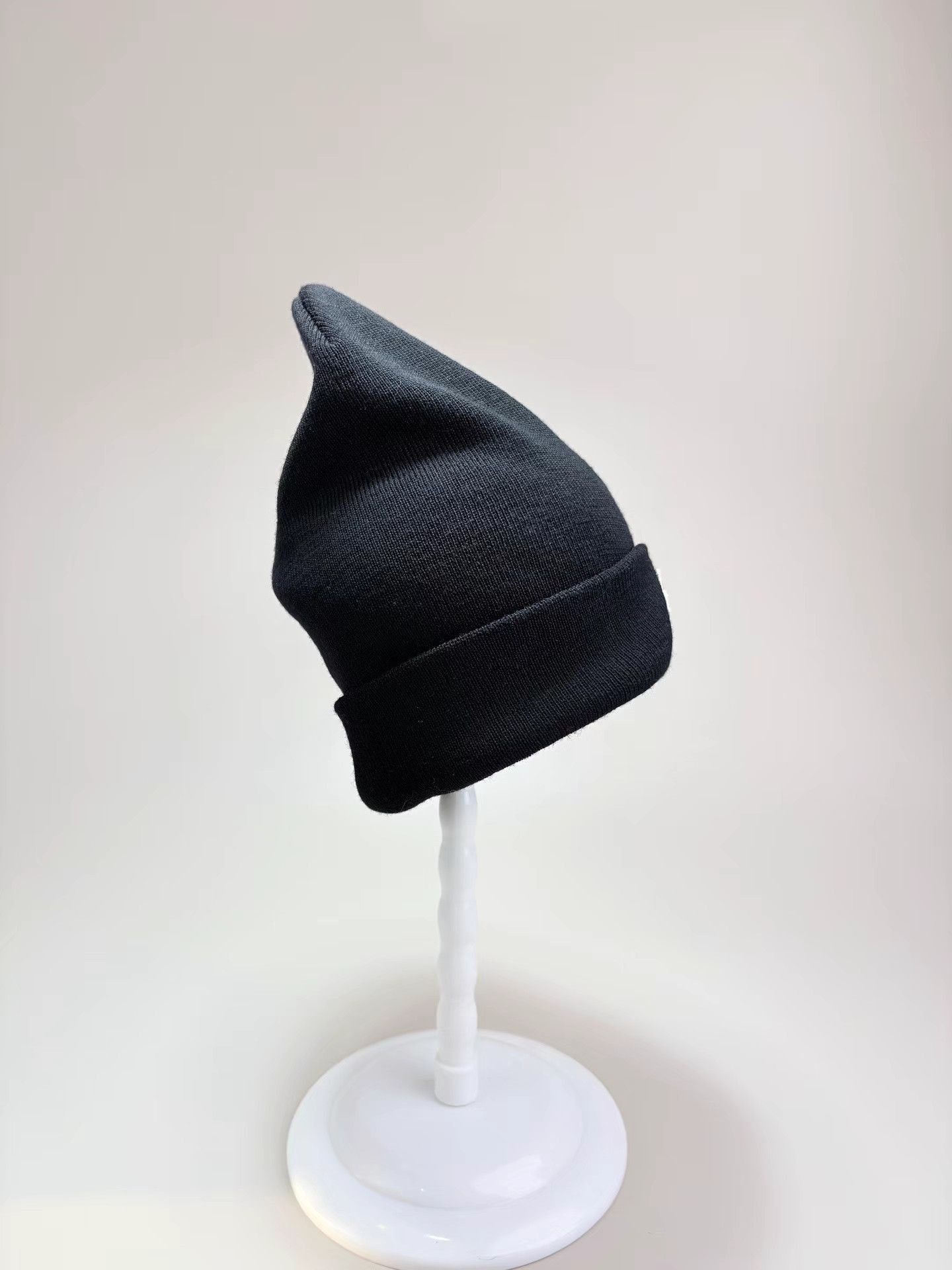 Moncler Black Knit Beanie with Embroidered Logo Size ONE SIZE - 3 Thumbnail