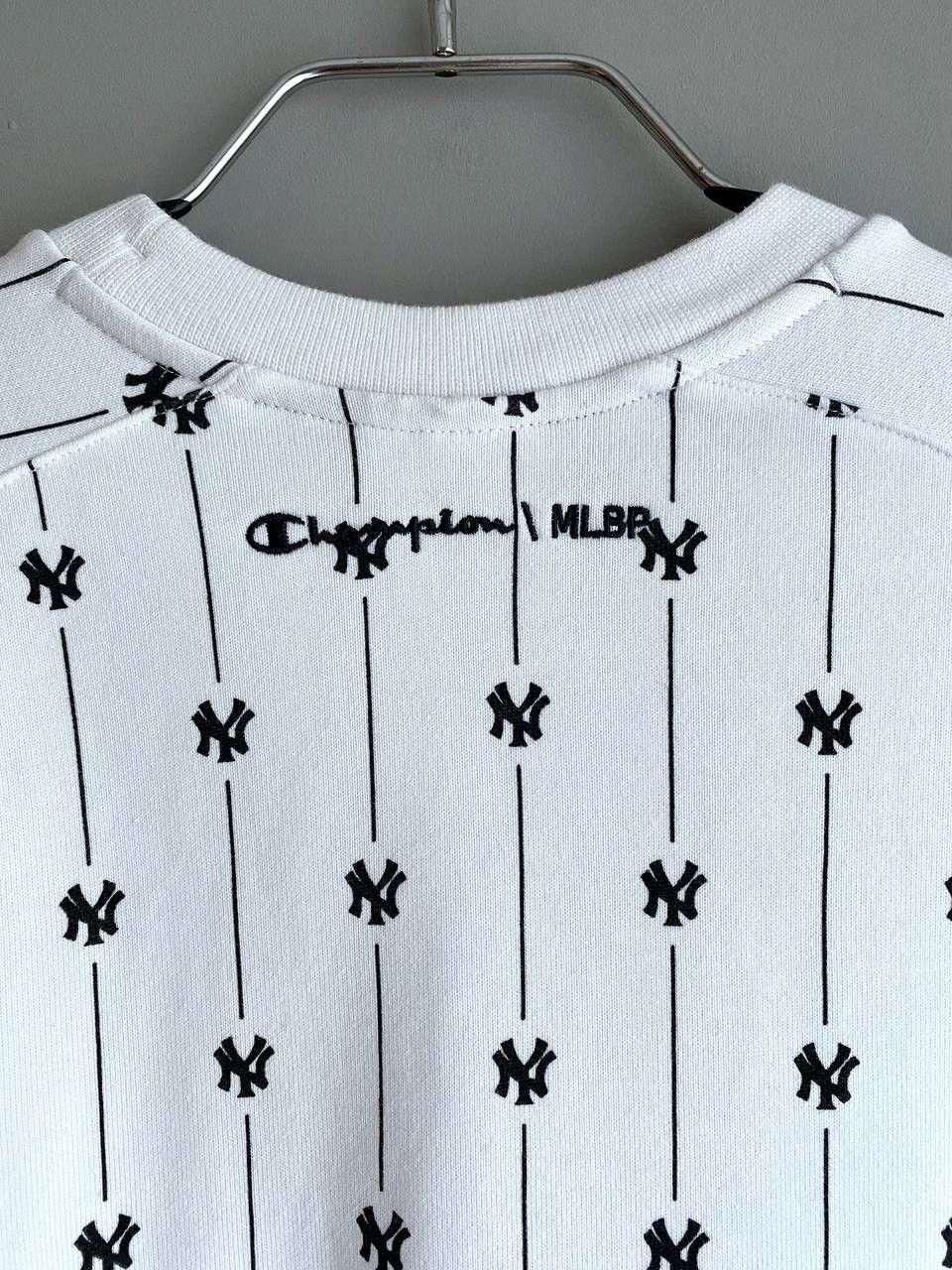 Champion × MLB × New York Yankees Champion x MLB New York Yankees Multilogo Sweatshirt, Size L Size US L / EU 52-54 / 3 - 11 Thumbnail