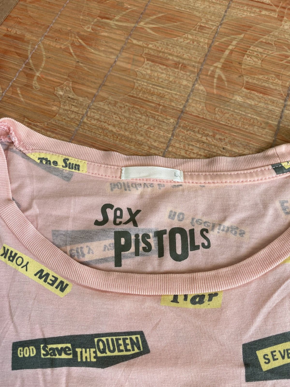 Vintage Vintage Alloverprint Sex Pistol Tshirt Size US L / EU 52-54 / 3 - 3 Thumbnail