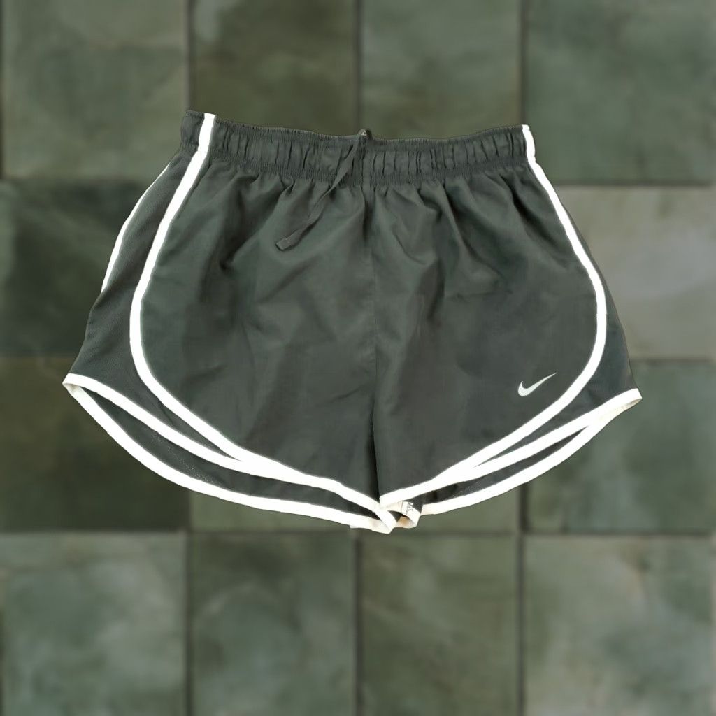 Nike Nike Womens Shorts Medium Gray Dri Fit Running Size 26" / US 2 / IT 38 - 1 Thumbnail